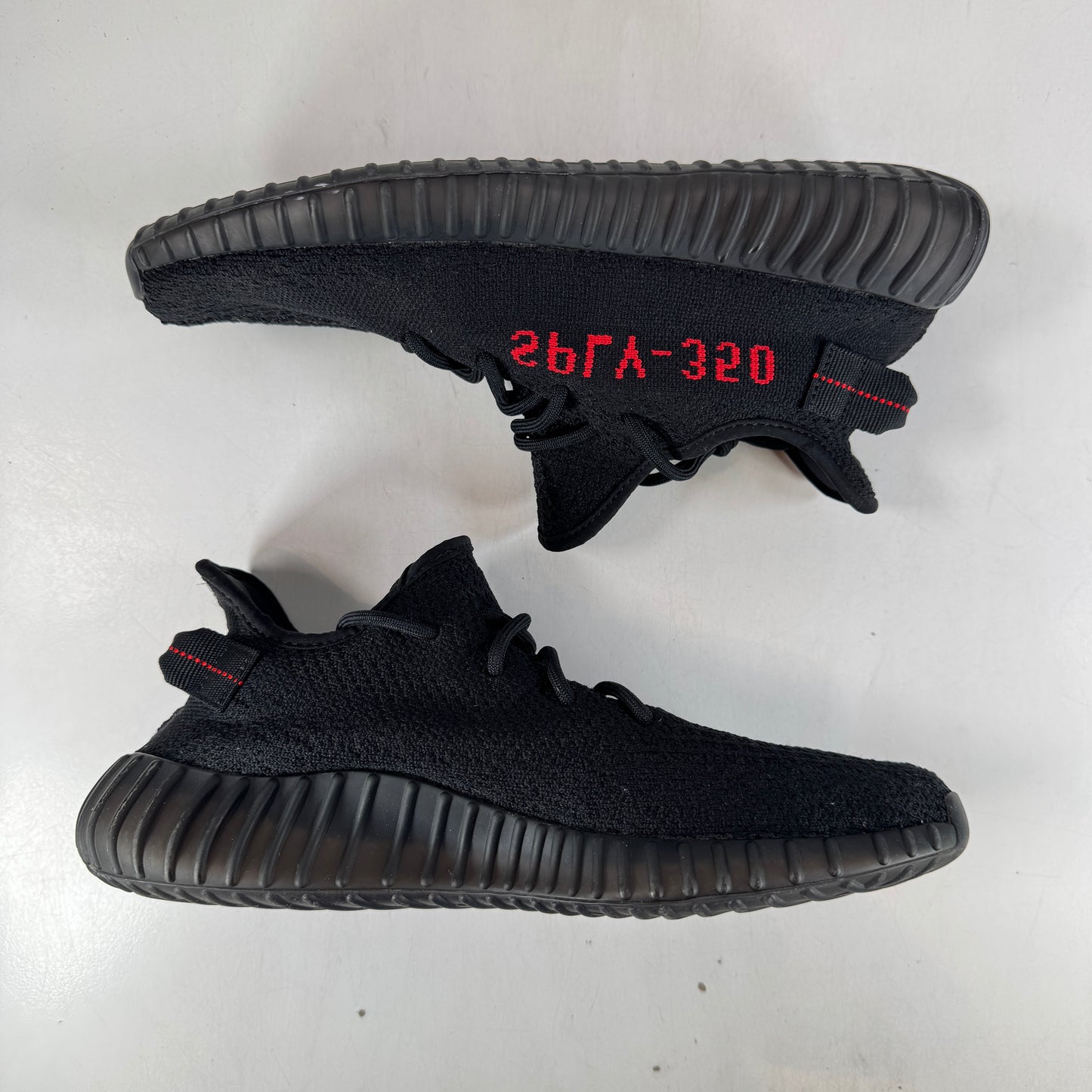 CP9652 Yeezy 350 V2 Criado