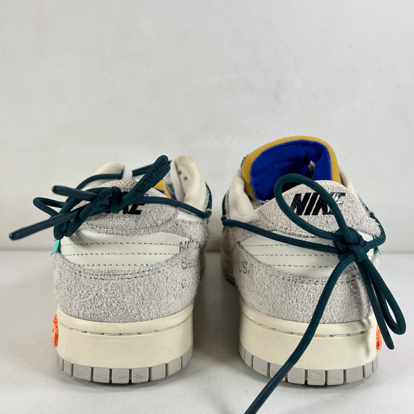 DJ0950 111 Nike Dunk Low Off-White Lot 16 [USED] - 12 M (Used)