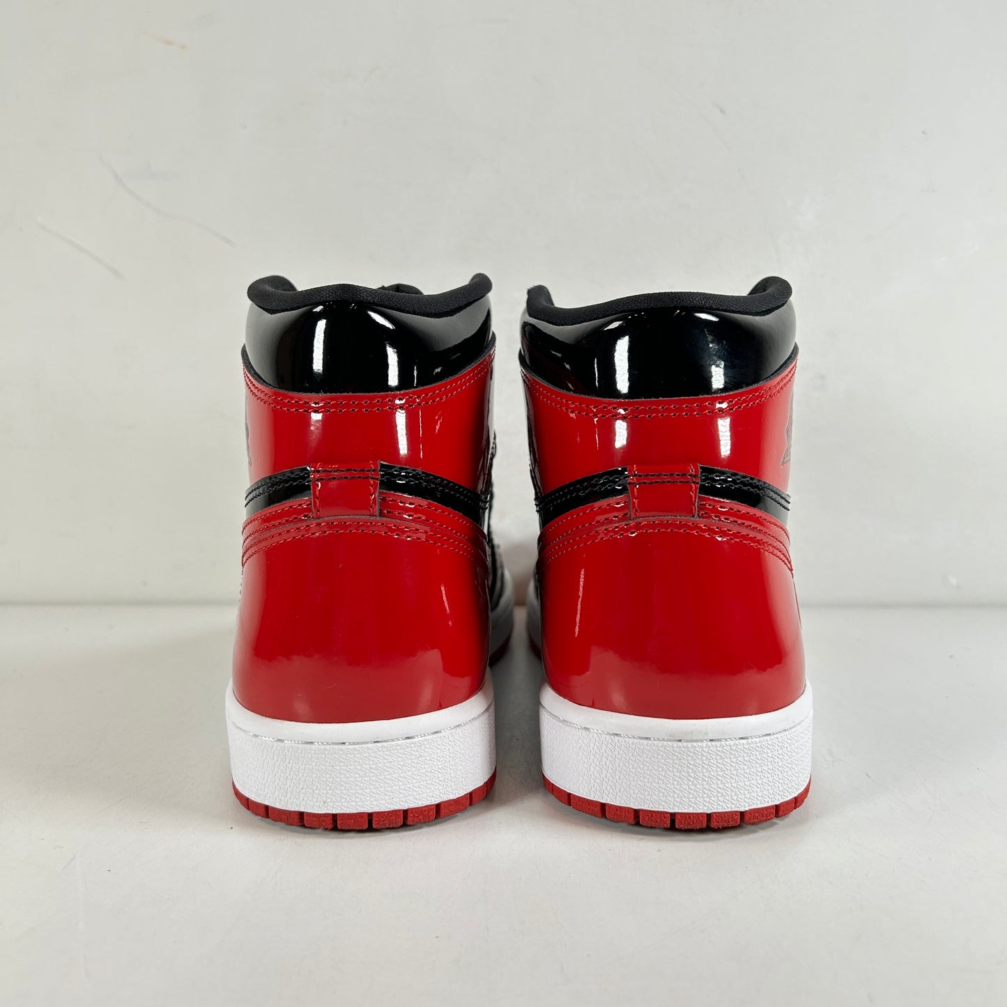 555088 063 Jordan 1 Retro High OG Patent Bred [USED] - 8.5 M (Used2)