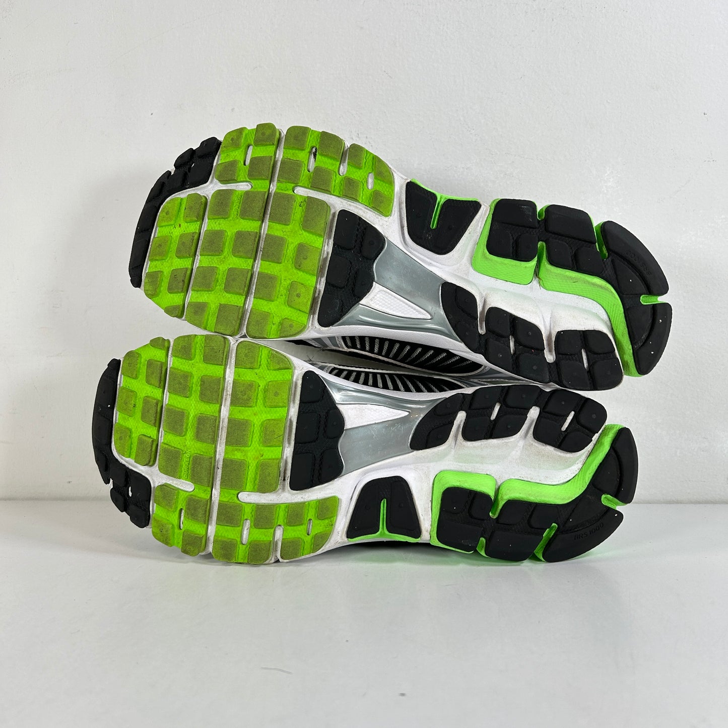 CI1694 300 Nike Zoom Vomero 5 Electric Green Black [USED] - 8 M (Used)