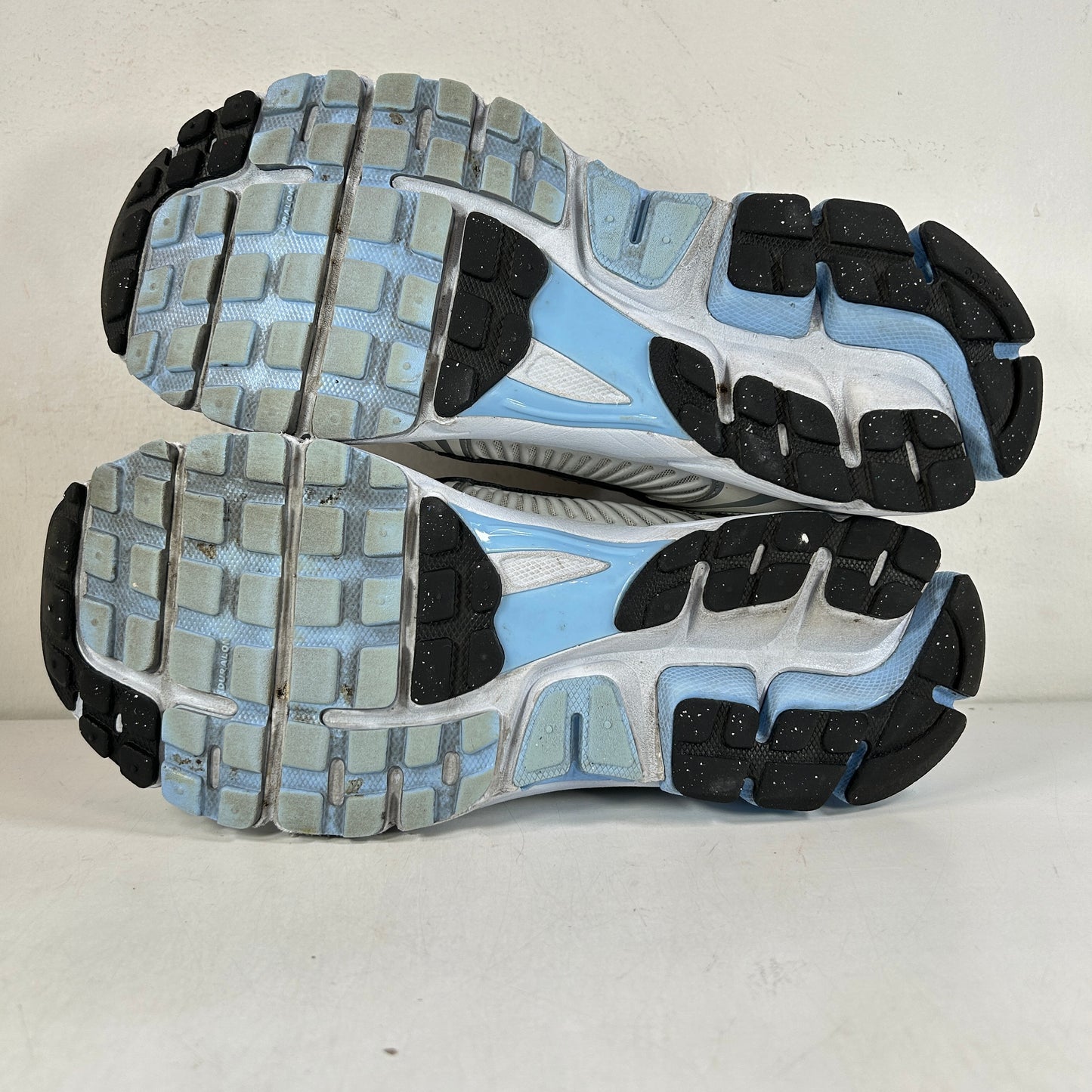 HF1877 100 Nike Zoom Vomero 5 Metallic Silver Blue Tint (W) [USED] - 11 W (Used)