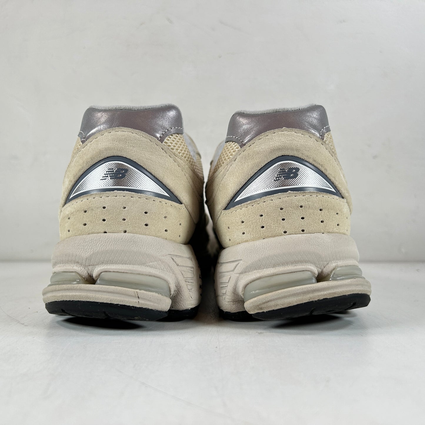 ML2002RE New Balance 2002R Bone Light Aluminum [USED] - 10 M (Used)
