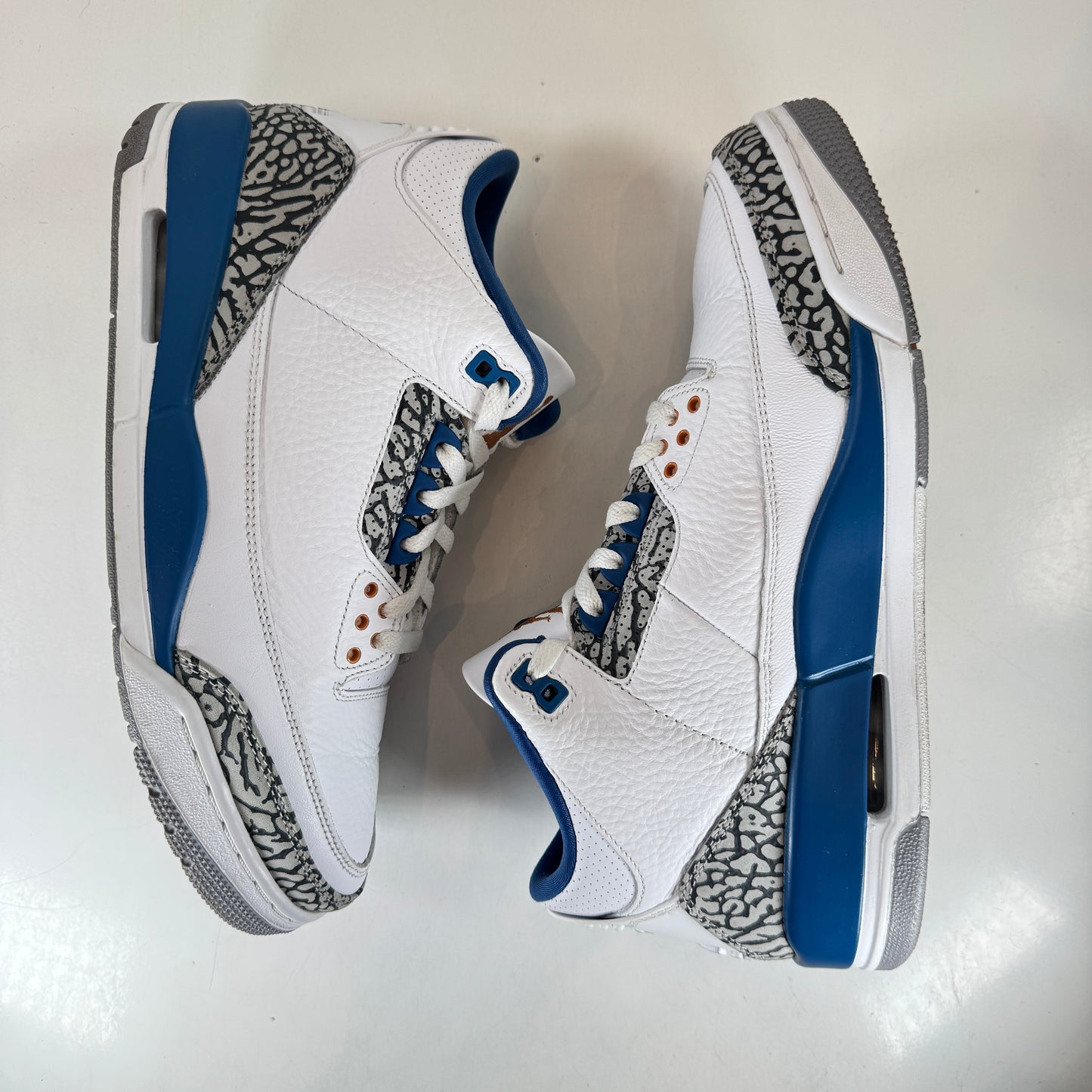 CT8532 148 Jordan 3 Retro Magos