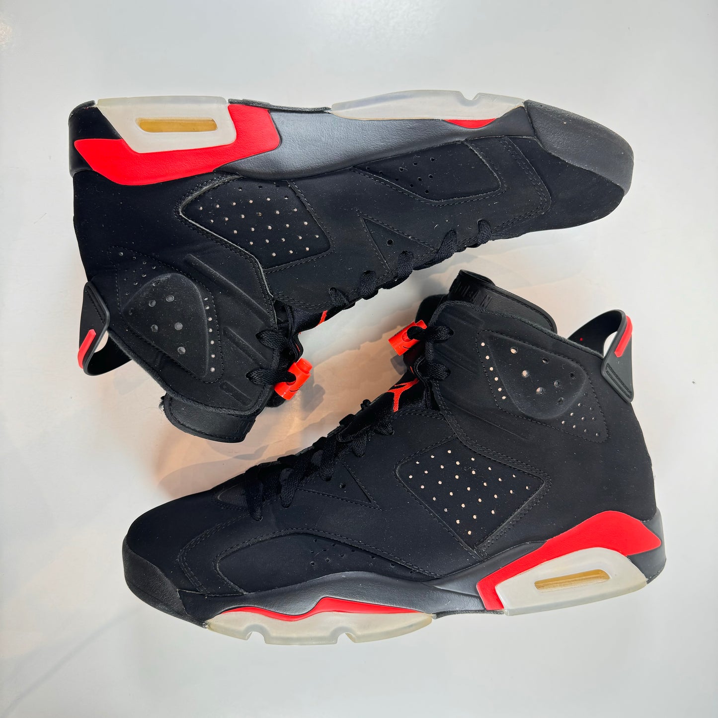 384664 060 Jordan 6 Retro Black Infrared (2019) - 12 M (Used) (Replace Box)