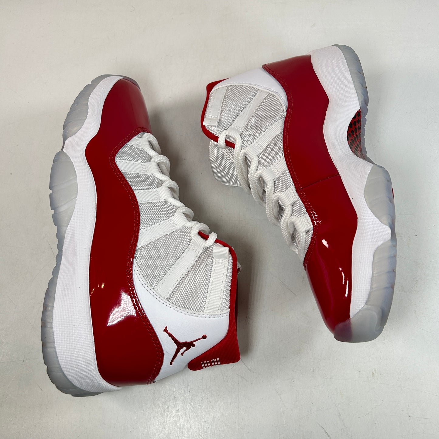 CT8012 116 Jordan 11 Retro Cherry (2022) [USED] - 8.5 M (VNDS)