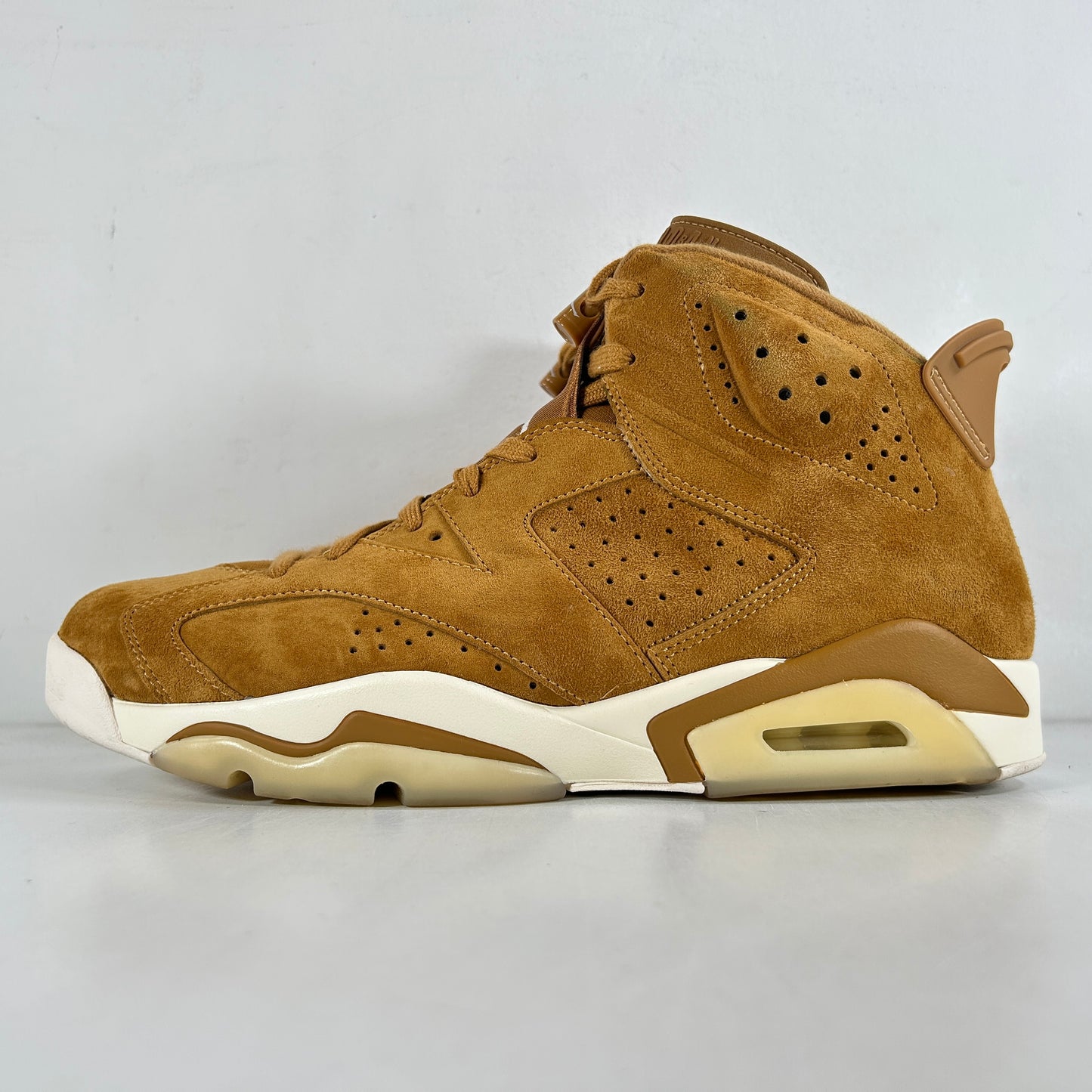 384664 705 Jordan 6 Retro Wheat [USED] - 11.5 M (VNDS)