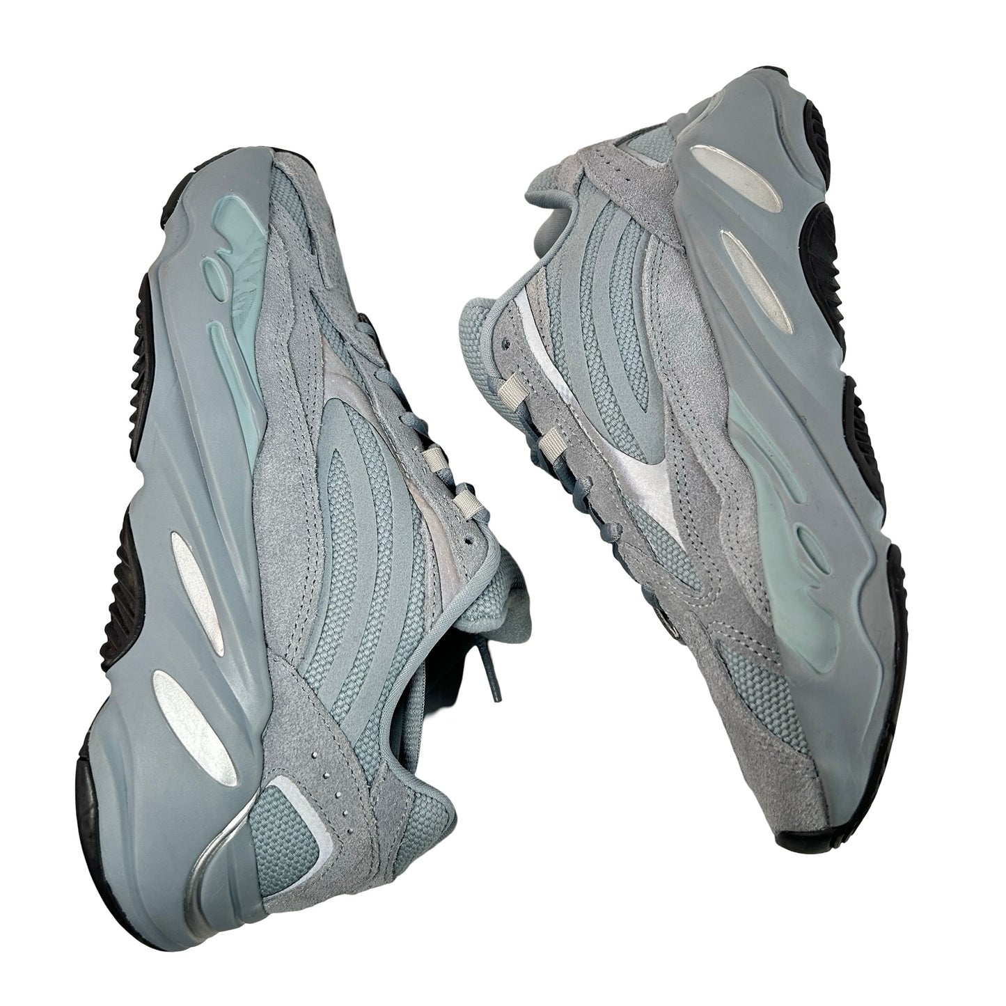 FV8424 adidas Yeezy Boost 700 V2 Hospital Blue [USED] - 6 M (Used)