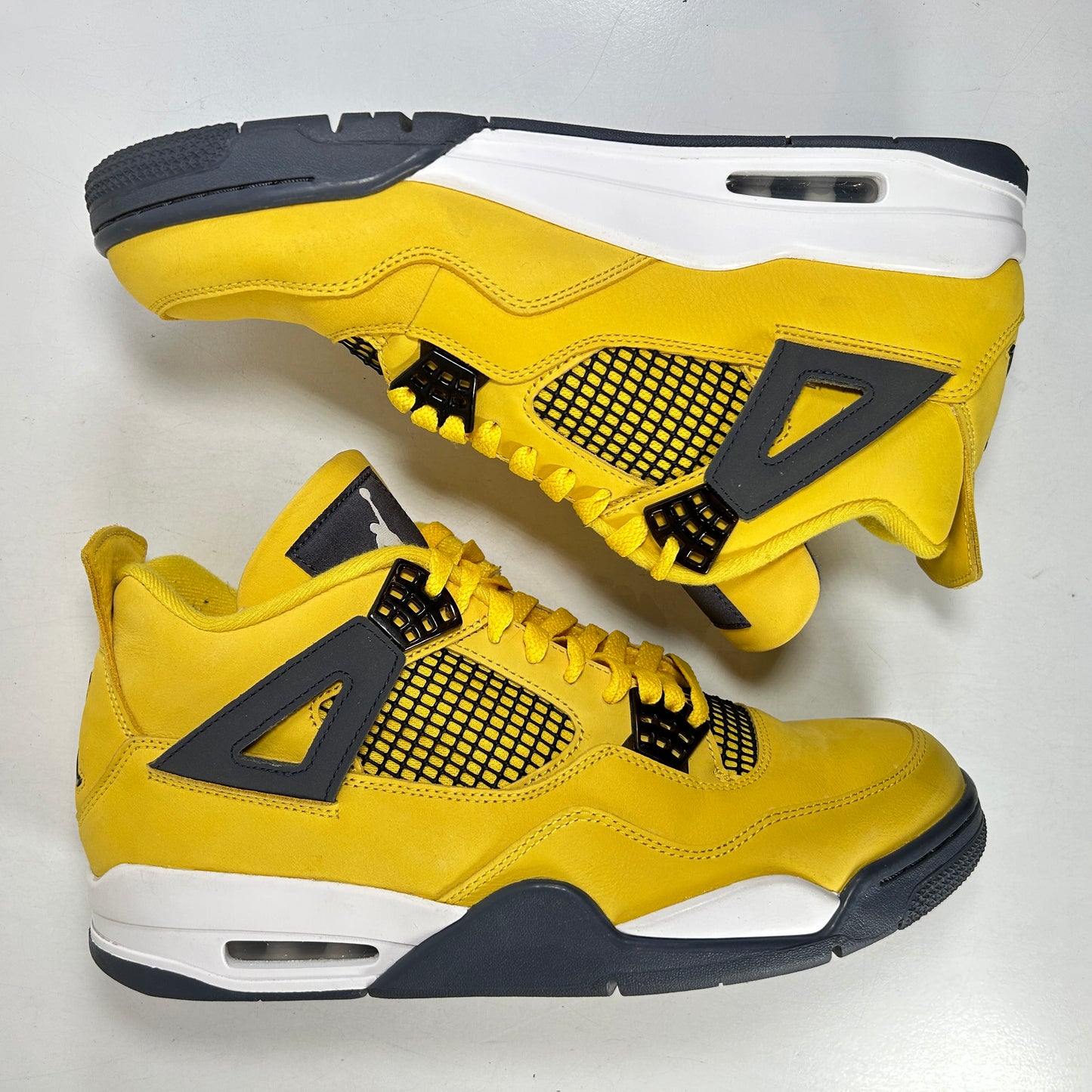 CT8527 700 Jordan 4 Retro Lightning (2021) [USED] - 11 M (Used) (No Box)