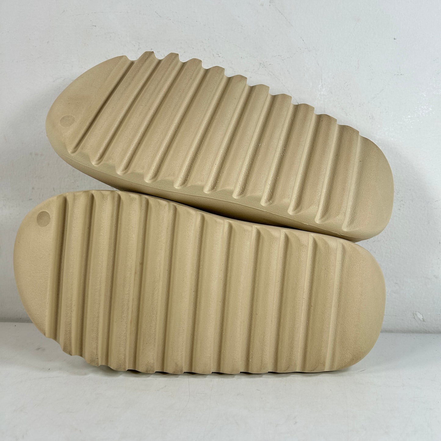 FZ5897 Adidas Yeezy Slide Bone (2022/2023 Restock) [USED] - 6 M (Used)