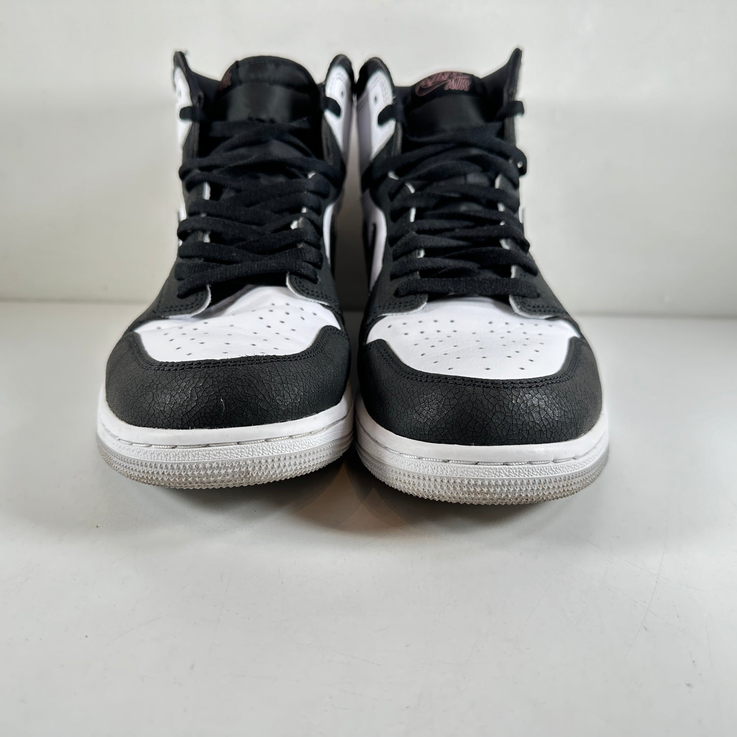 555088 108 Jordan 1 Retro High OG Bleached Coral [USED] - 14 M (Used)