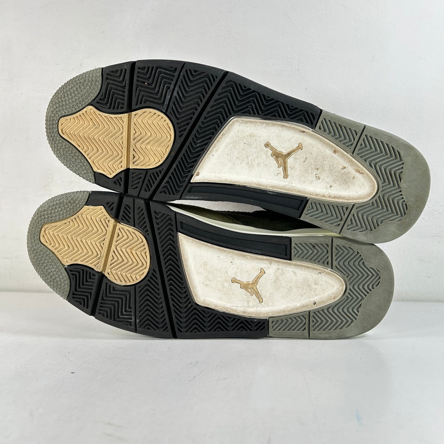 FB9927 200 Air Jordan 4 Craft Medium Olive [USED] - 13 M (Used)