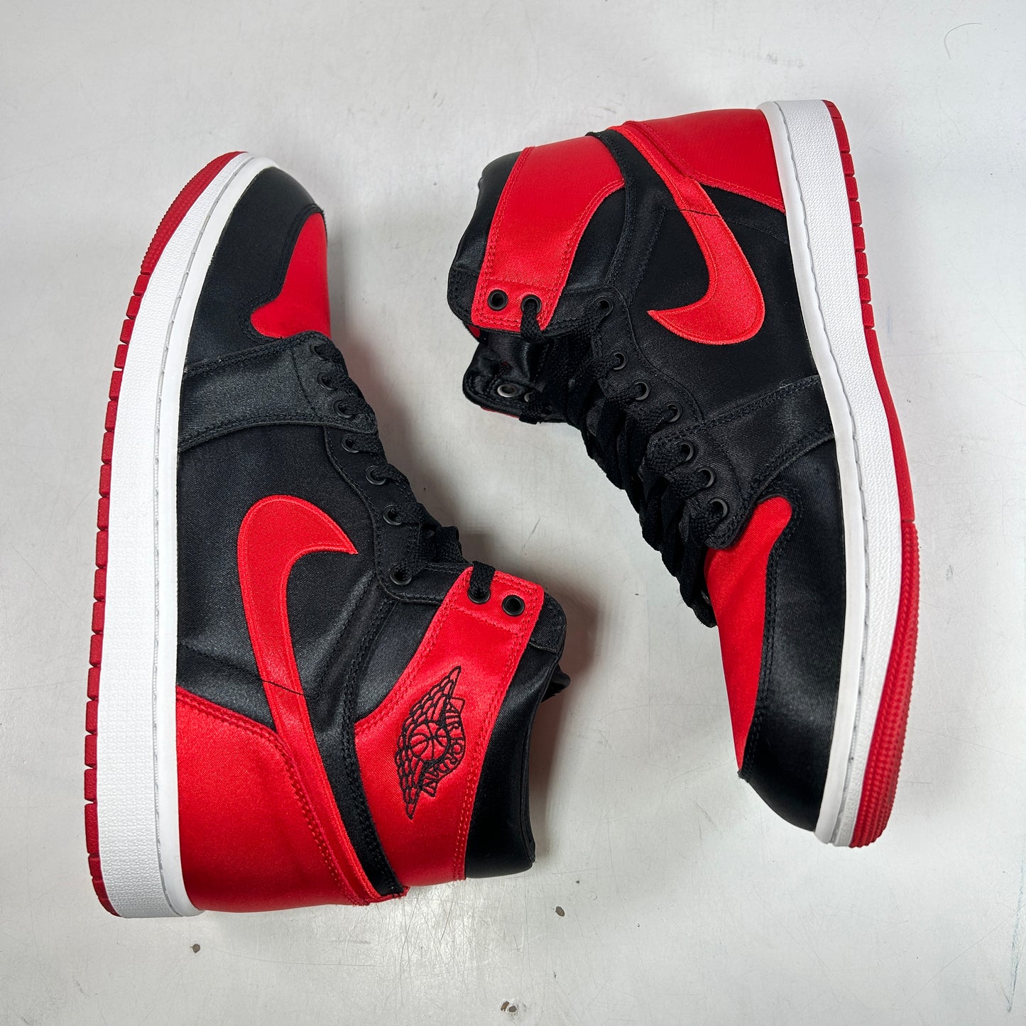 FD4810 061 Jordan 1 Retro High OG Satin Bred [USED] - 12 W (Used3)