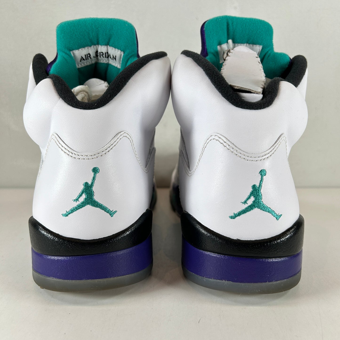 136027 108 Jordan 5 Retro Grape (2013) [USED] - 9.5 M (Used)