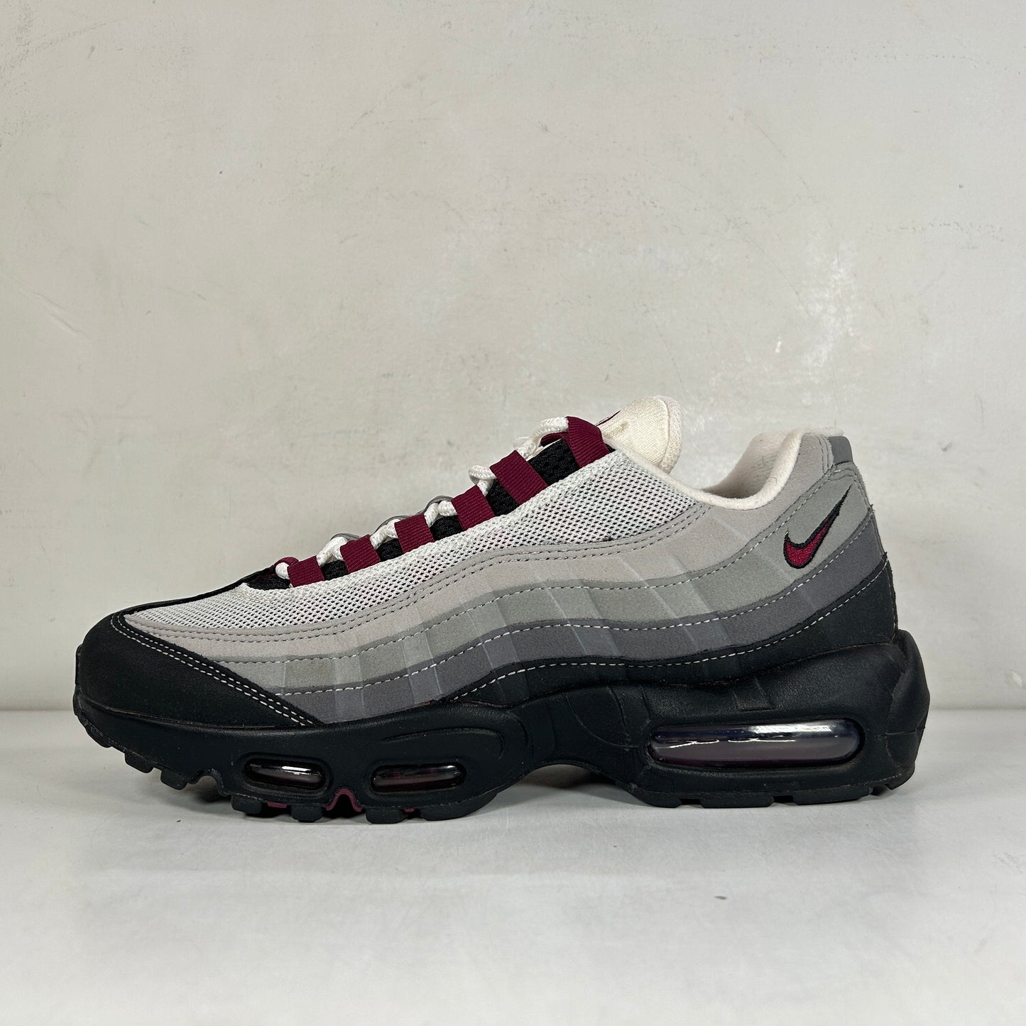 DQ9001 001 Nike Air Max 95 Dark Beetroot [USED] - 8 M (Used)