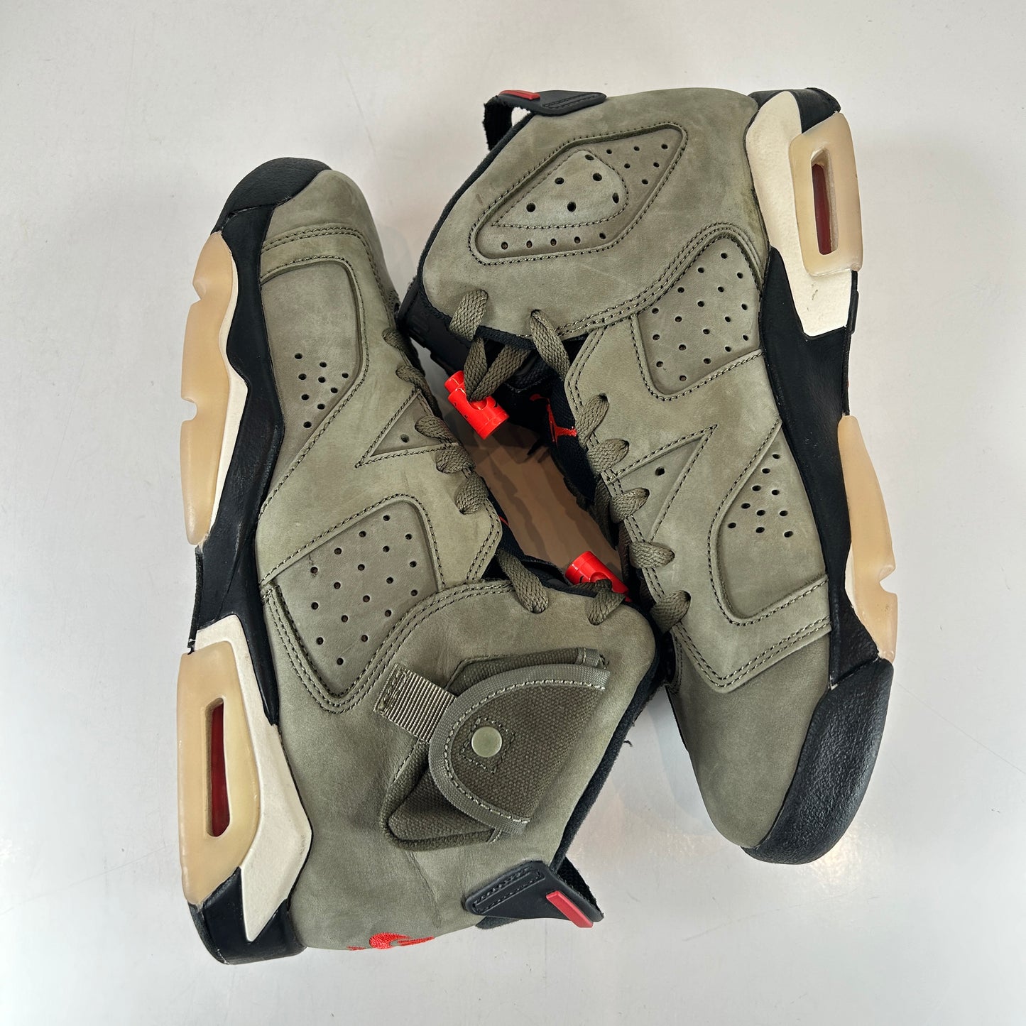 CN1085 200 Jordan 6 Retro Travis Scott (GS) [USED] - 7 Y (Used)
