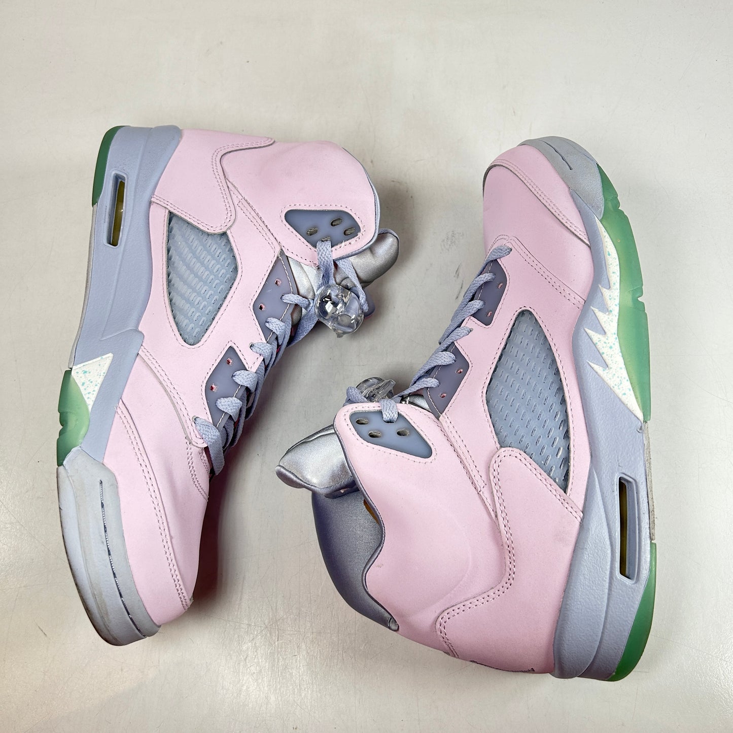 DV0562 600 Jordan 5 Retro Easter [USED] - 10 M (Used)