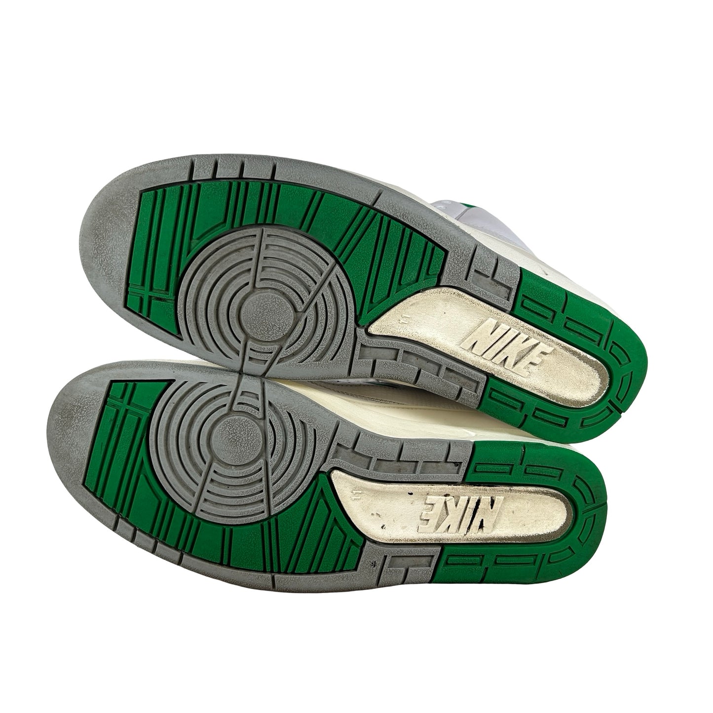 DR8884 103 Jordan 2 Retro Lucky Green - 11 M (Used6)
