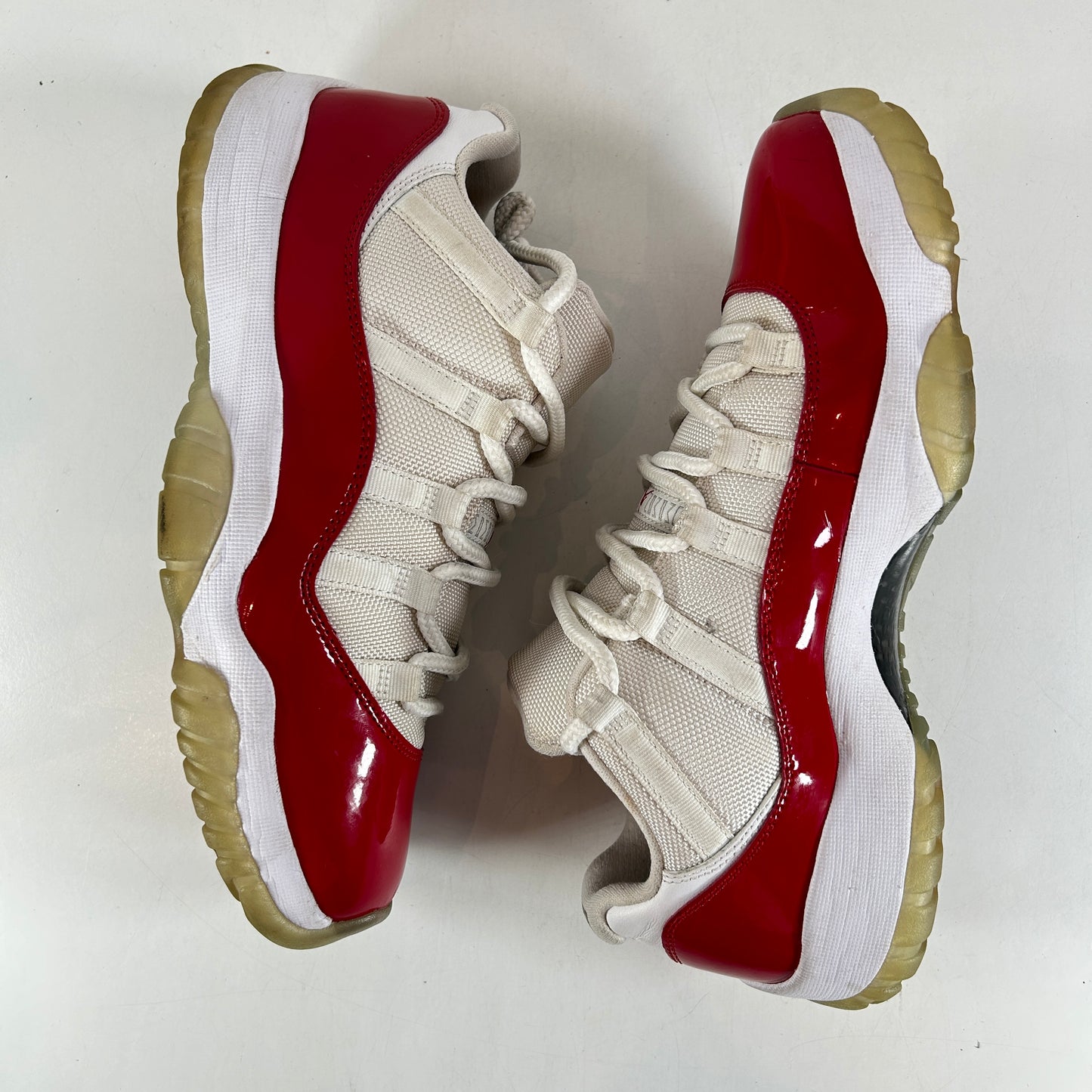 528895 102 Jordan 11 Retro Low Cherry (2016) [USED] - 9 M (Used)