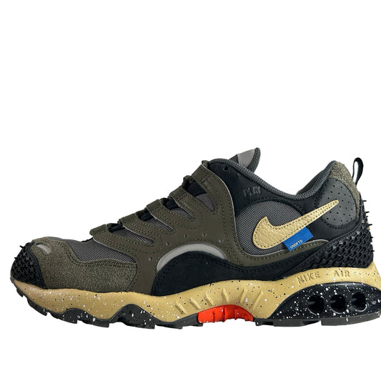 FN7546 300 Undefeated x Air Terra Humara 'Cargo Khaki' [USED] - 11 M (Used2)