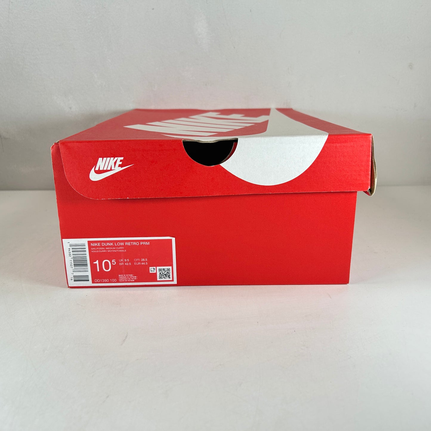 DD1390 100 Nike Dunk Low Medium Curry [USED] - 10.5 M (Used)