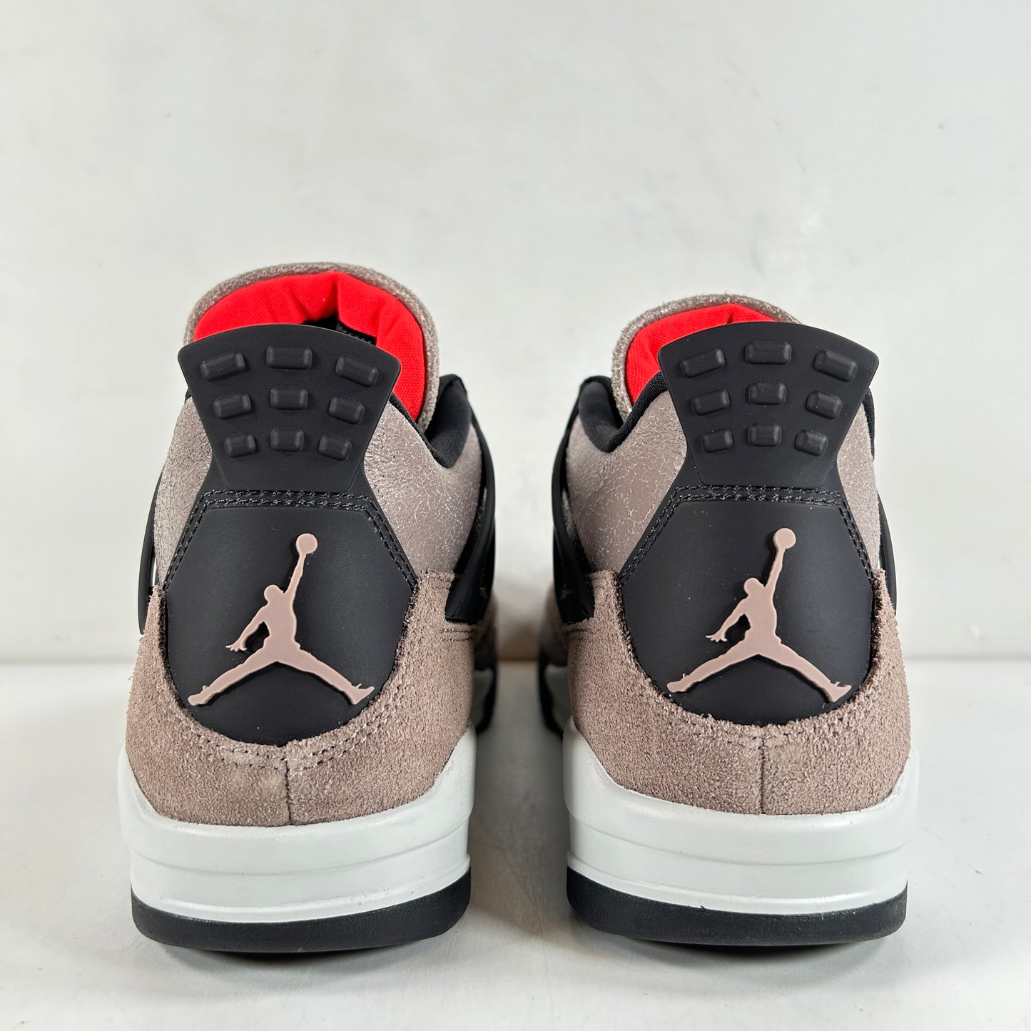 DB0732 200 Jordan 4 Taupe Haze [USED] - 8.5 M (Used)