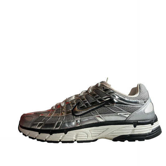 CN0149 001 Nike P-6000 Metallic Silver [USED] - 9 M (Used)