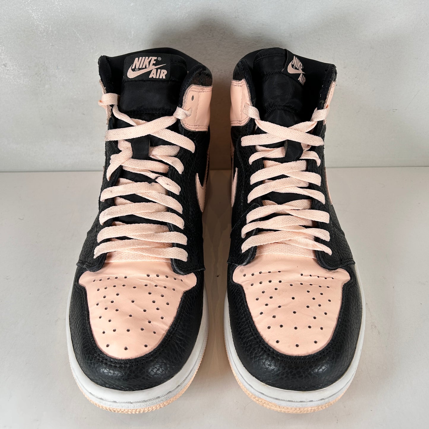 555088 081 Jordan 1 Tinte carmesí