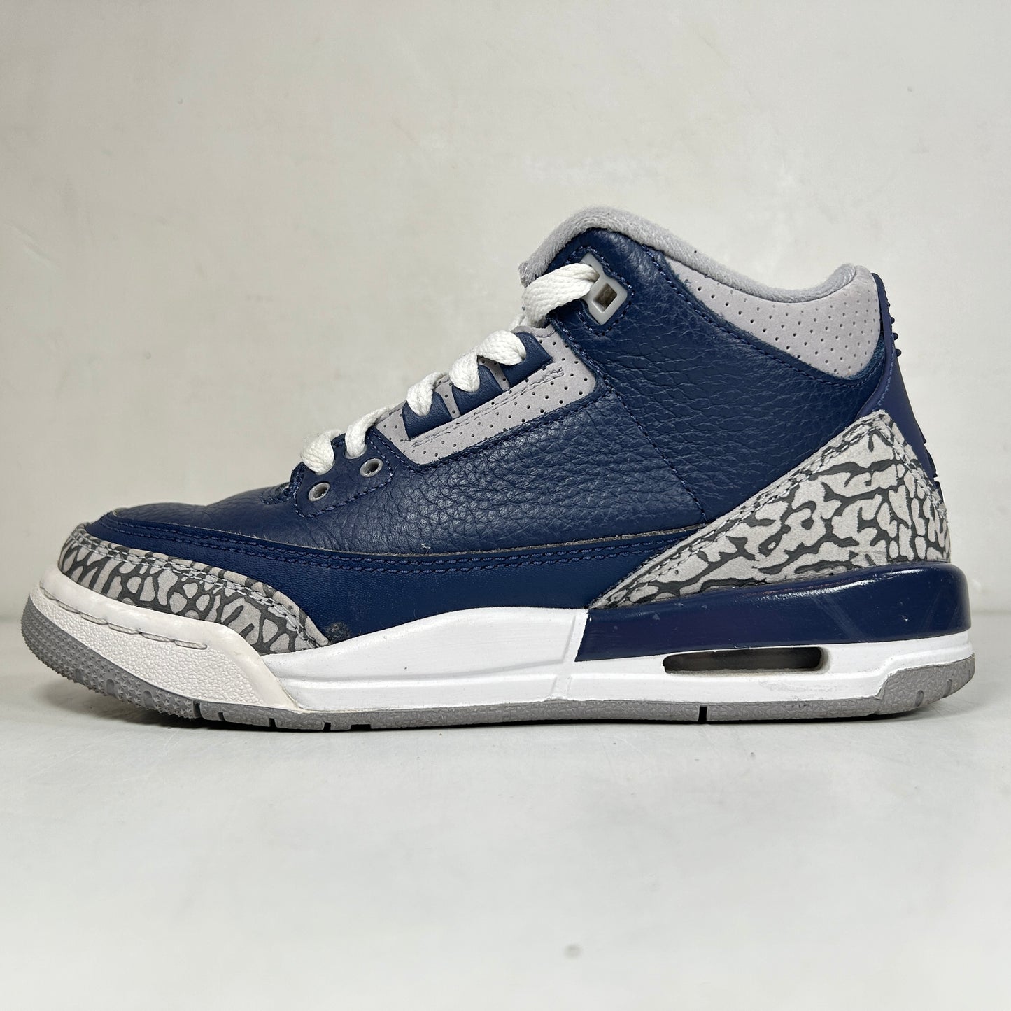 398614 401 Jordan 3 Georgetown [USED] - 4.5 Y (Used)