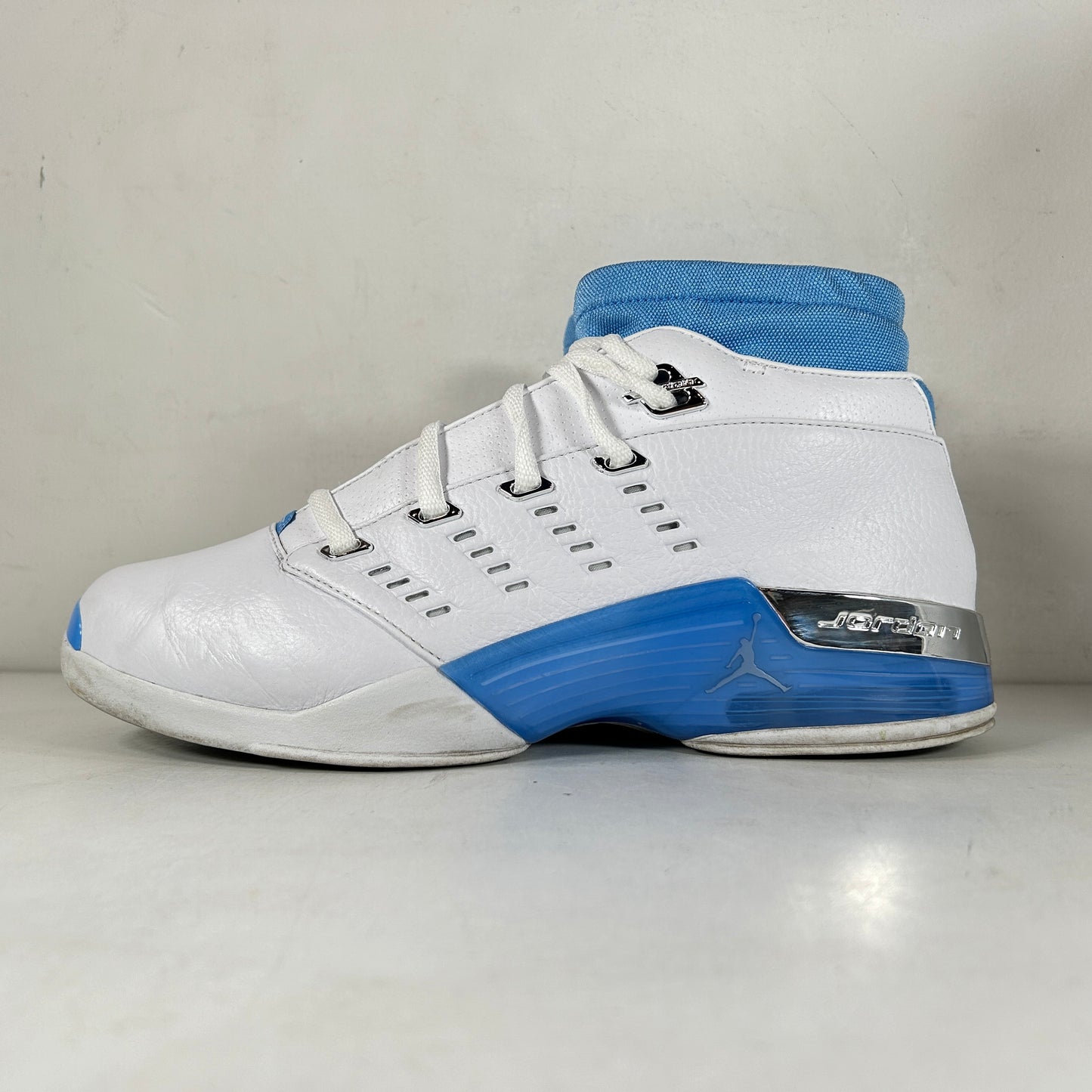 FJ0395 101 Jordan 17 Retro Low SP University Blue (2024) [USED] - 10.5 M (Used)