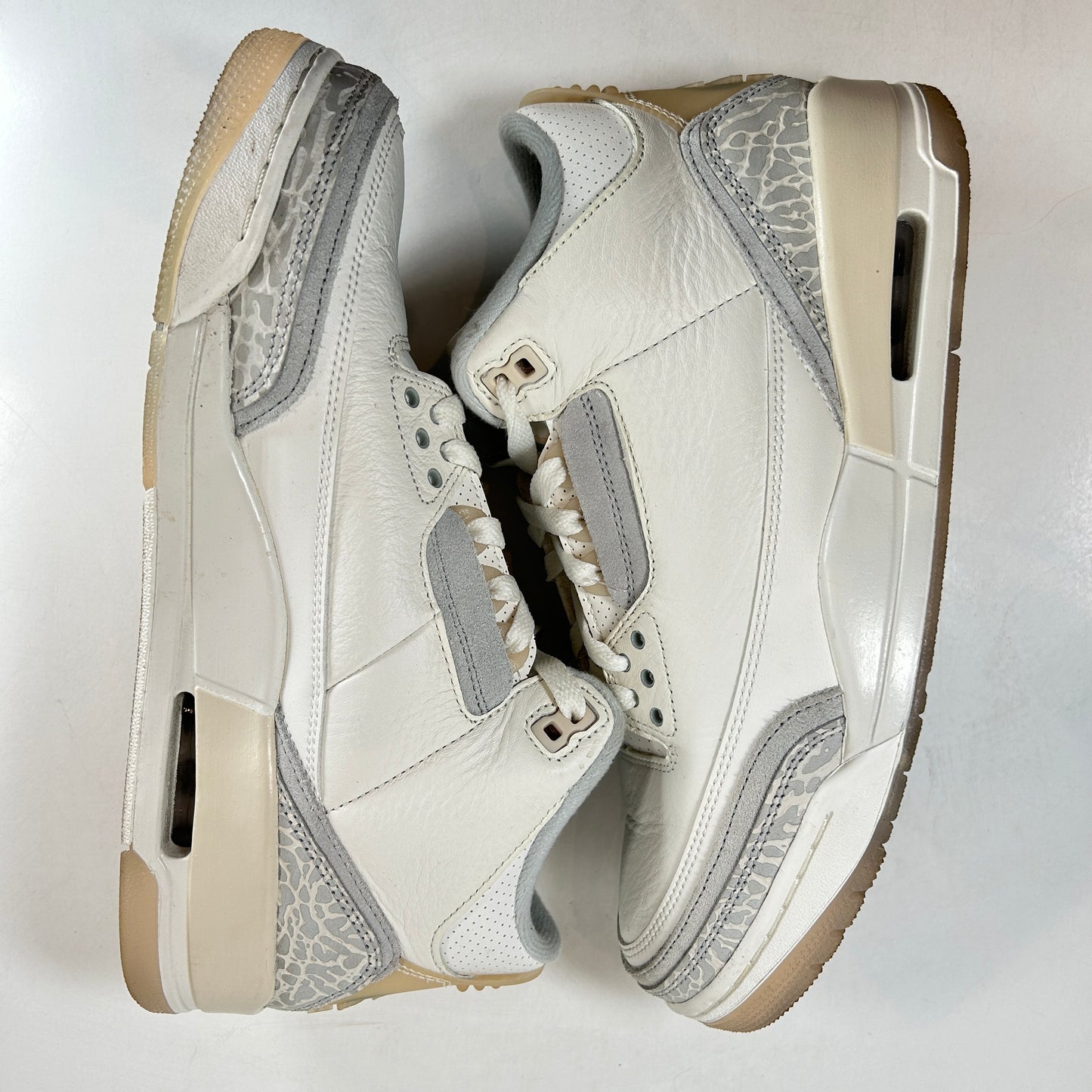 FJ9479 100 Jordan 3 Retro Craft Ivory [USED] - 9 M (Used)