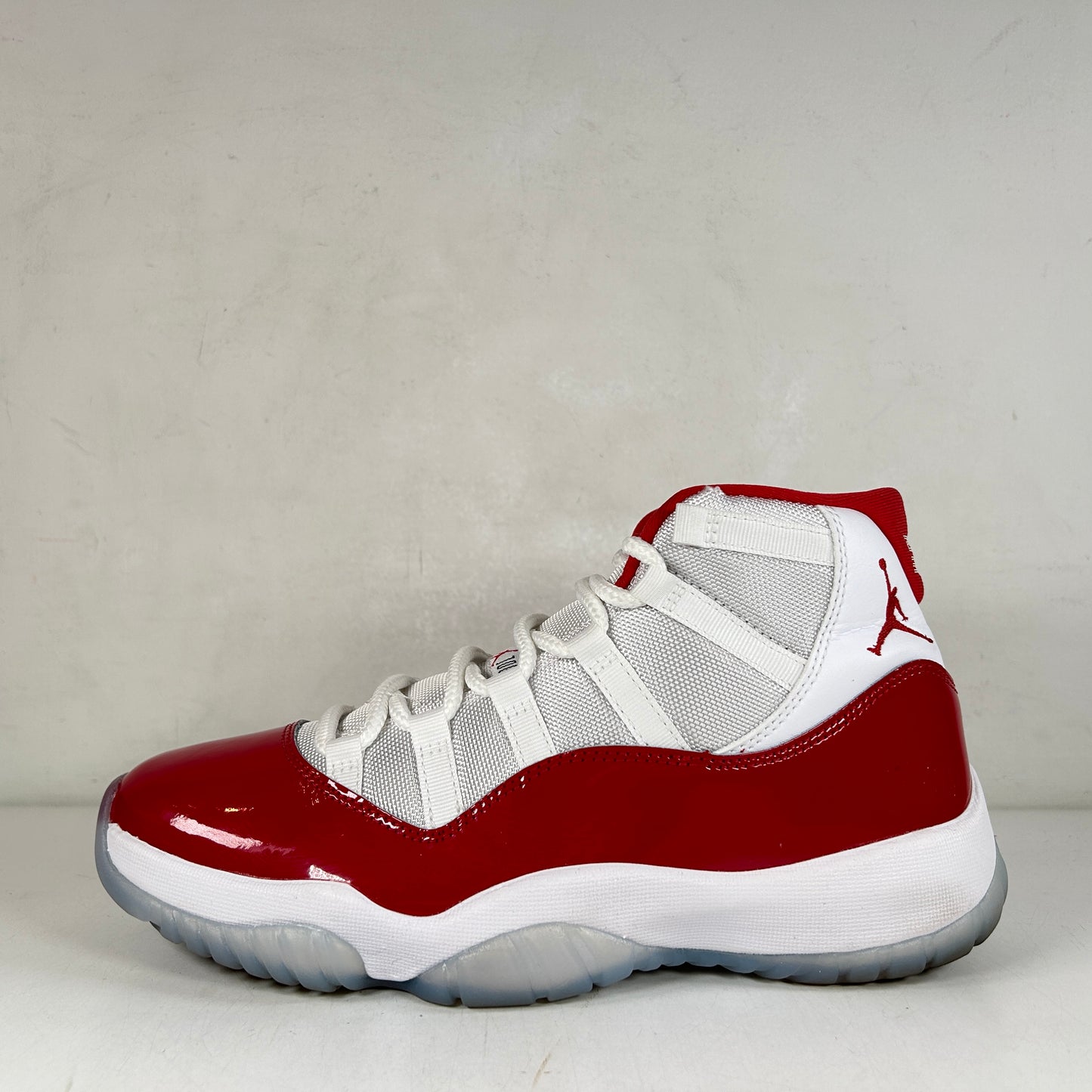 CT8012 116 Jordan 11 Retro Cherry (2022) [USED] - 8.5 M (Used3)