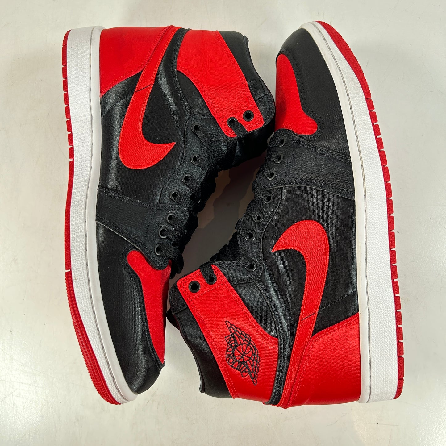 FD4810 061 Jordan 1 Retro High OG Satin Bred [USED] - 11.5 W (Used3)