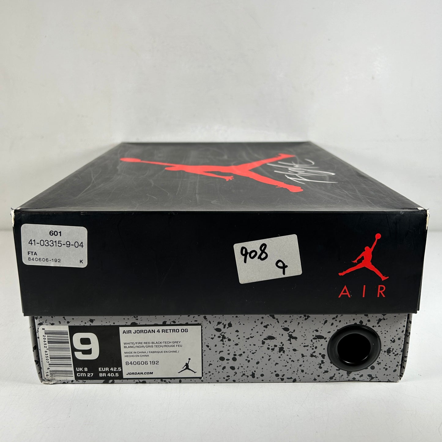 840606 192 Jordan 4 White Cement [USED] - 9 M (Used)