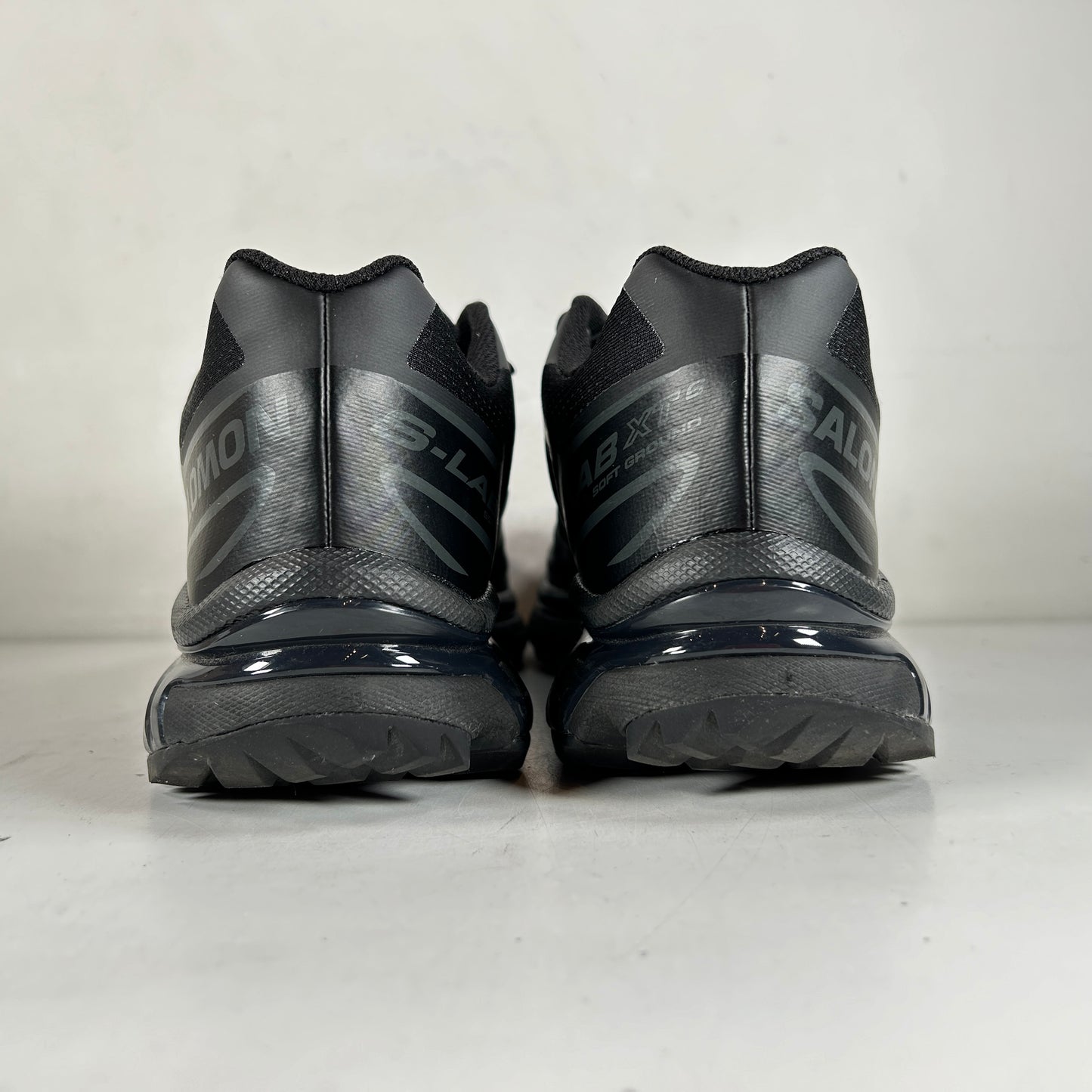 L41086600 Salomon XT-6 Triple Black [USED] - 9 M (Used)