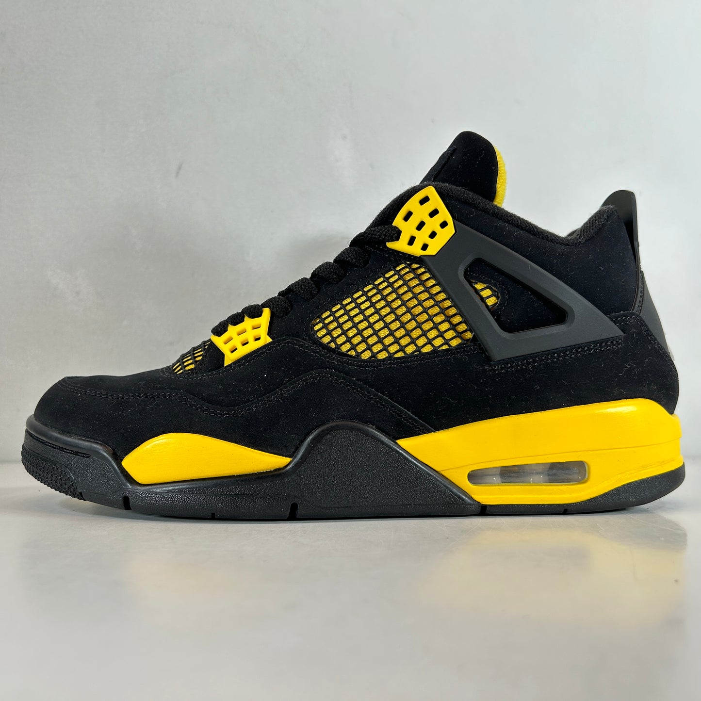 DH6927 017 Jordan 4 Retro Thunder [USED] - 10 M (VNDS2)