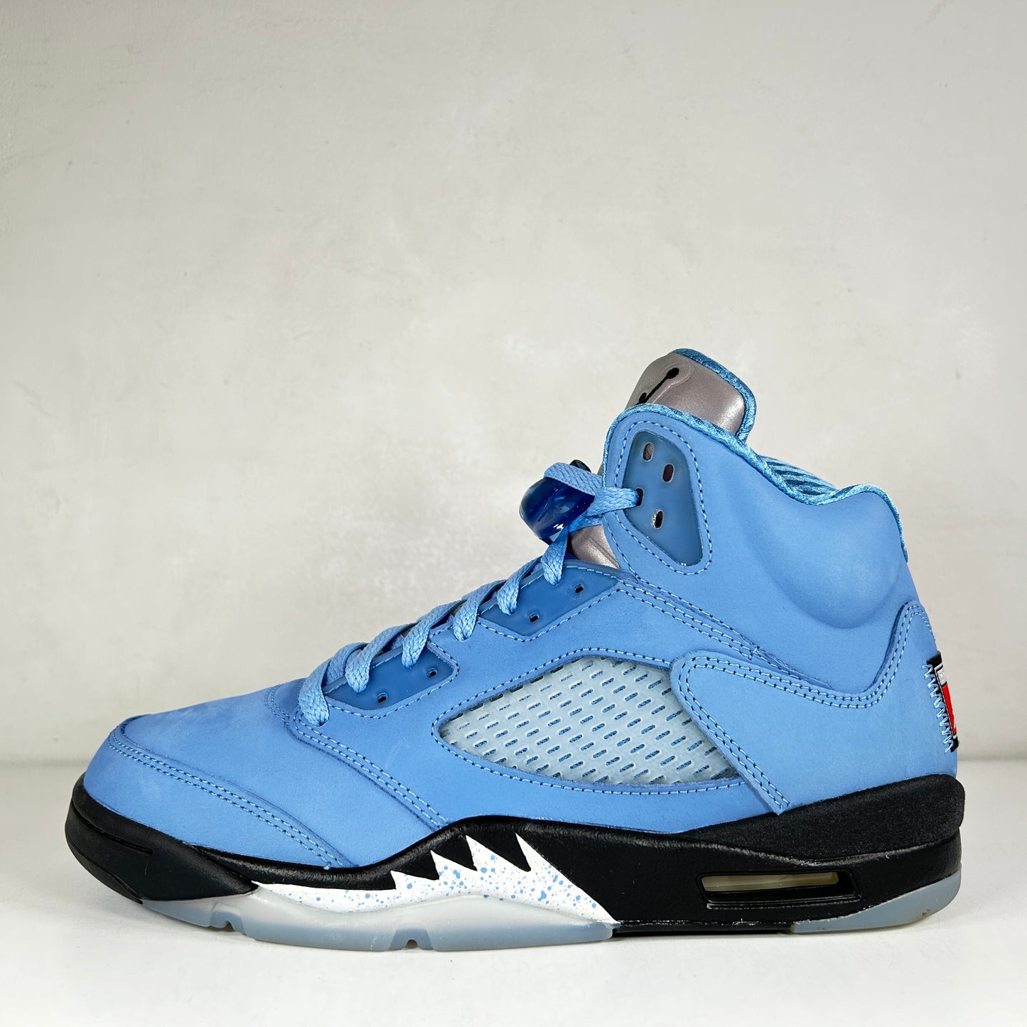 DV1310 401 Jordan 5 Retro UNC University Blue [USED] - 8.5 M (Used3)