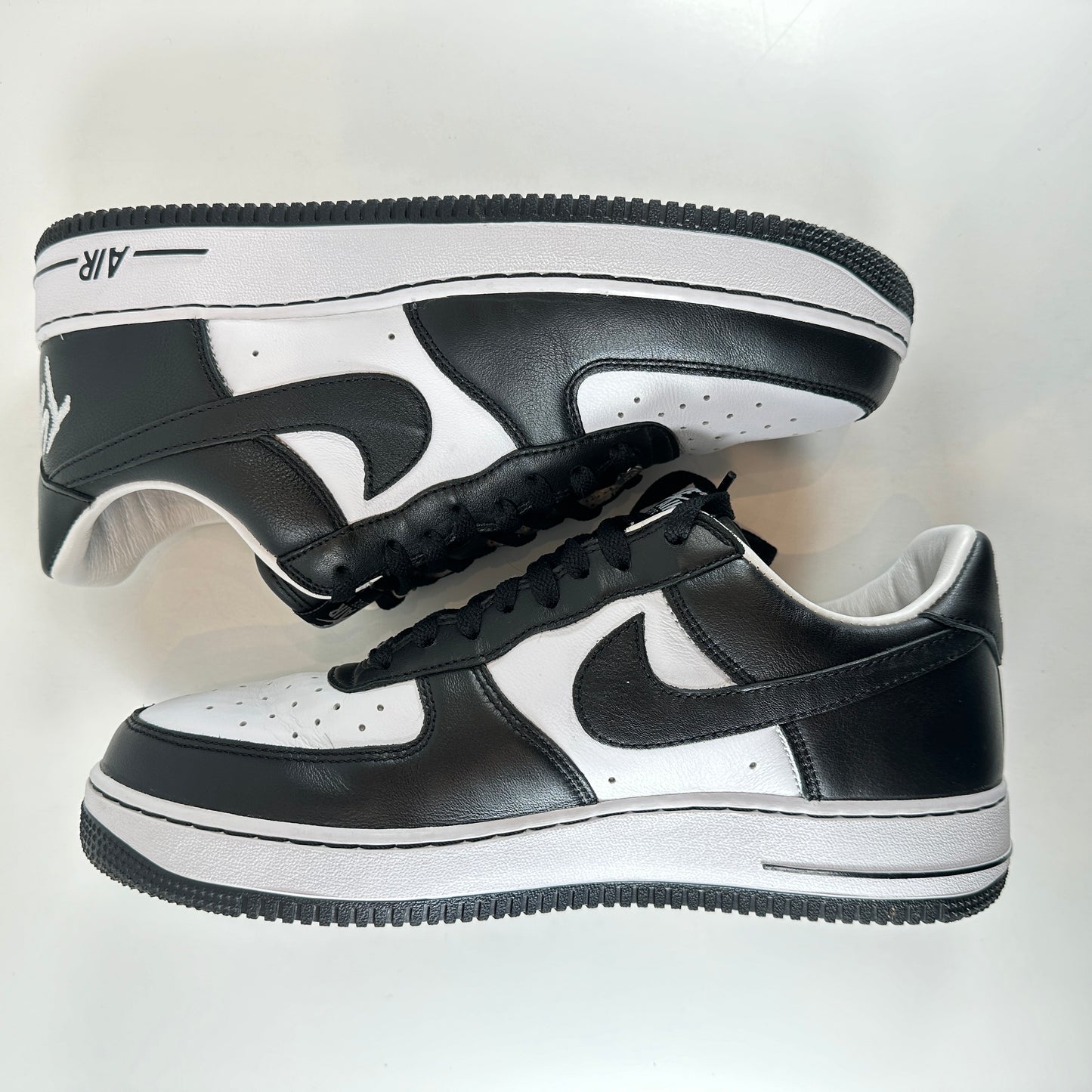 FJ5756 100 Nike Air Force 1 Low Terror Squad Blackout [USED] - 11 M (Used)