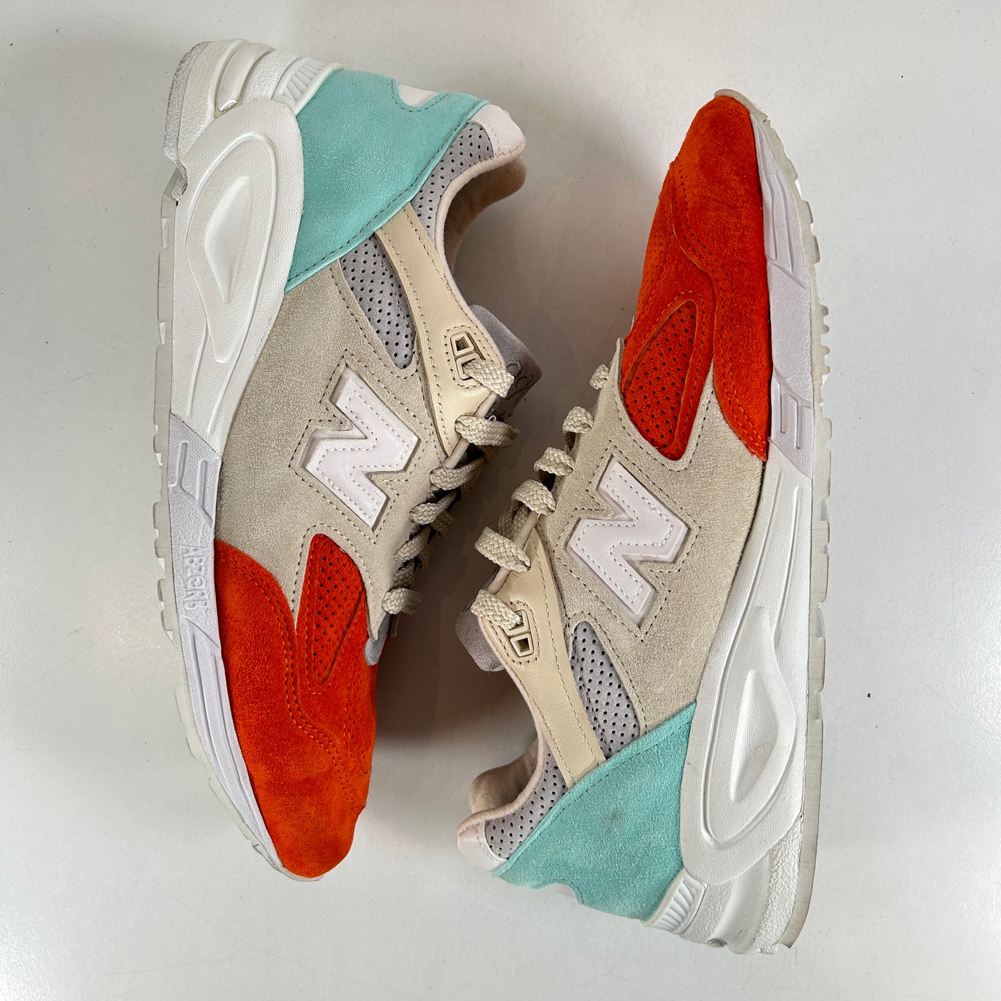M990KC2 New Balance 990v2 Kith Cyclades [USED] - 10.5 M (Used)