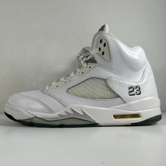 136027 130 Jordan 5 Retro Metallic White (2015) [USED] - 10 M (Used)