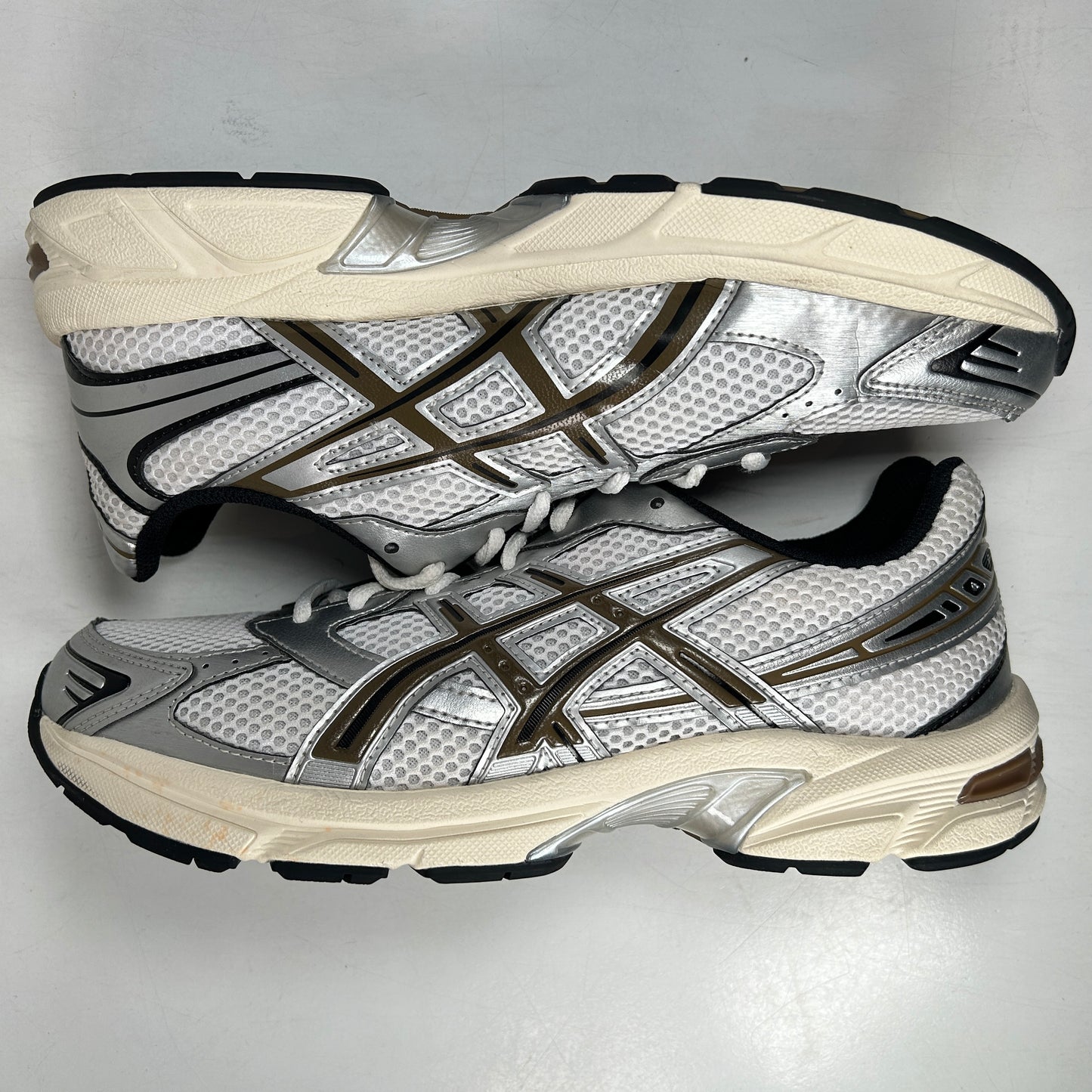 1201A256 113 ASICS Gel-1130 White Clay Canyon [USED] - 9 M (Used2)