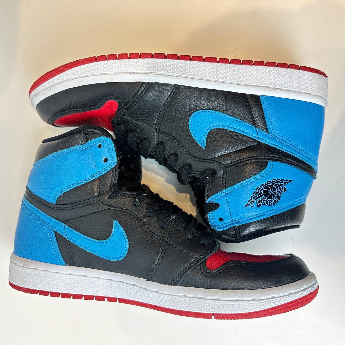 CD0461 046 Jordan 1 Retro High NC To Chi (Mujeres)