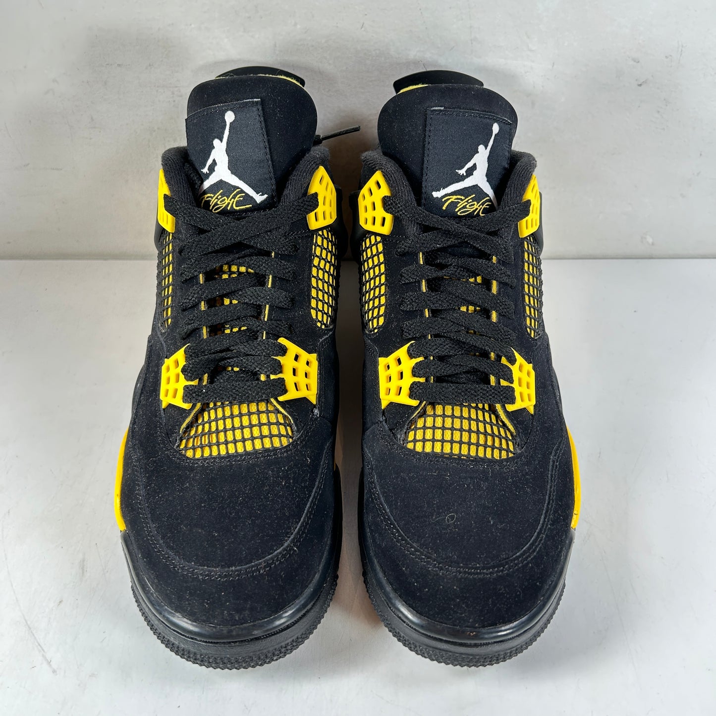 DH6927 017 Jordan 4 Retro Thunder [USED] - 9 M (Used4)