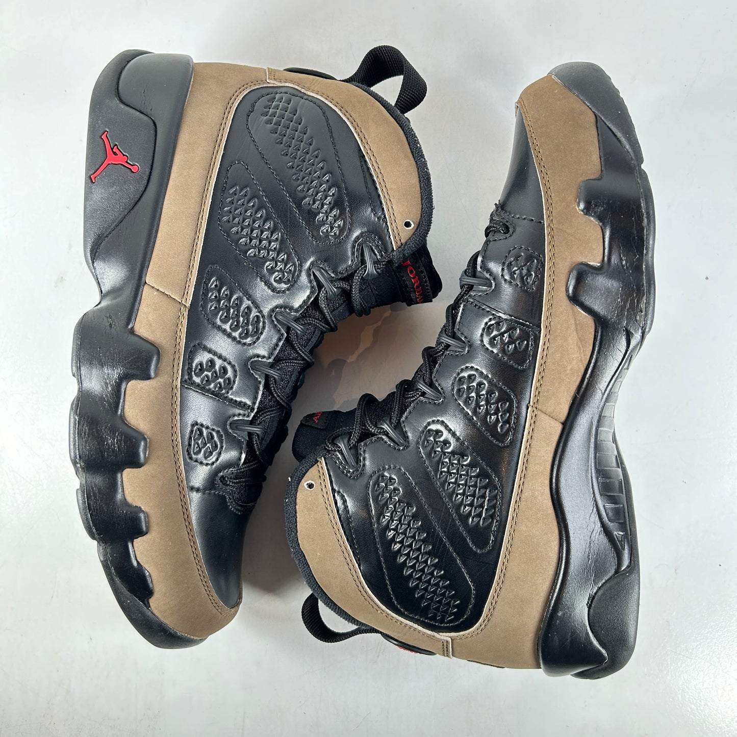 302370 020 Jordan 9 Retro Olive (2012) [USED] - 7 M (Used) (No Box)