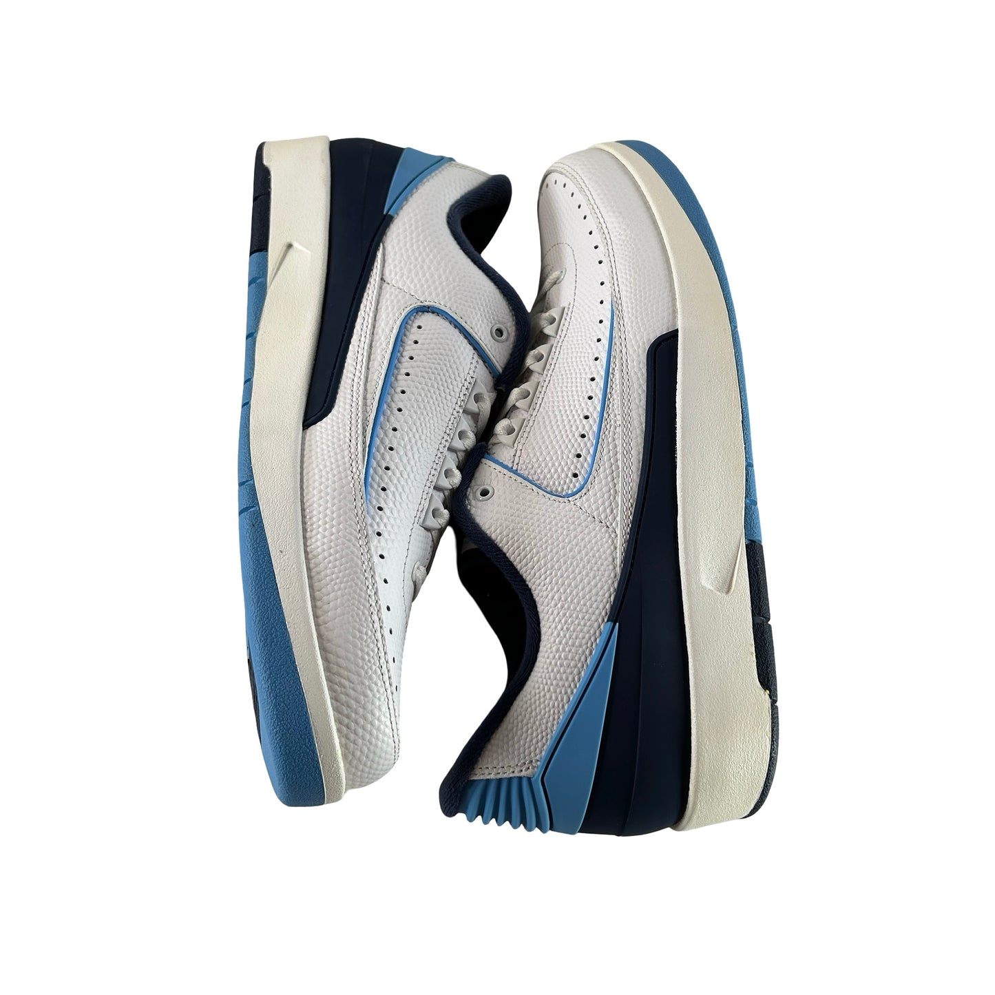 832819 107 Air Jordan 2 Retro Low University Blue (2016) - 10 M (Yellowing)