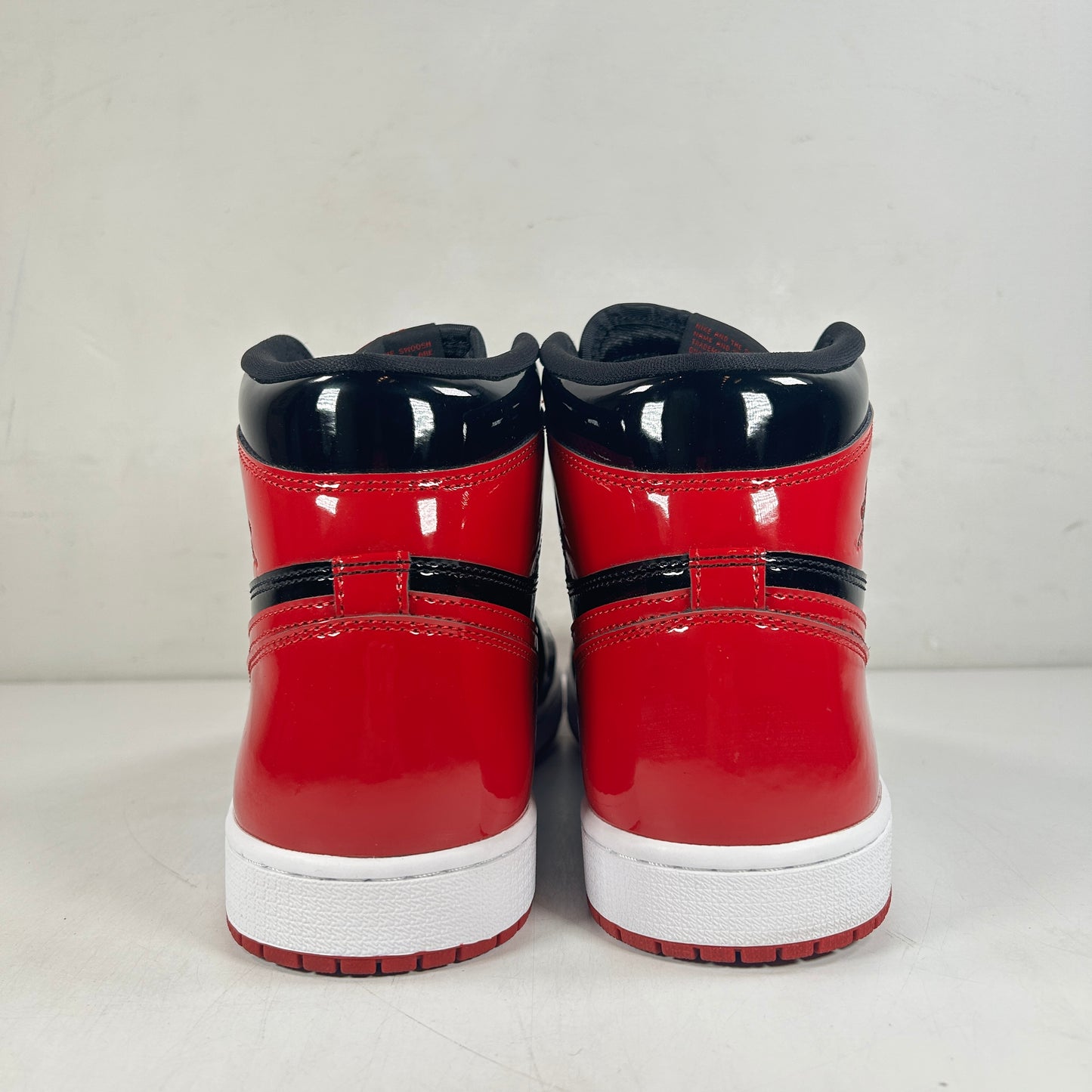 555088 063 Jordan 1 Retro High OG Patent Bred [USED] - 11 M (Used4)