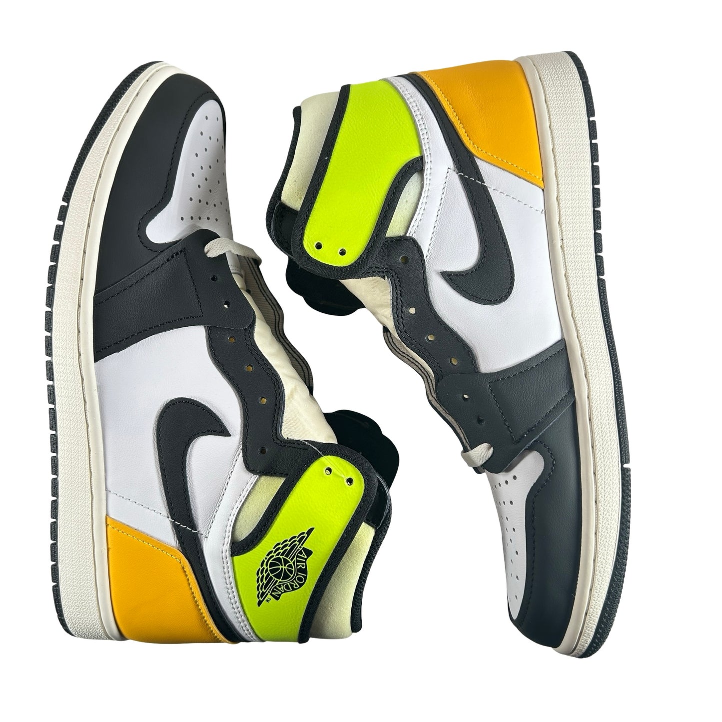 555088 118 Jordan 1 Volt Gold [USED] - 11.5 M (VNDS)