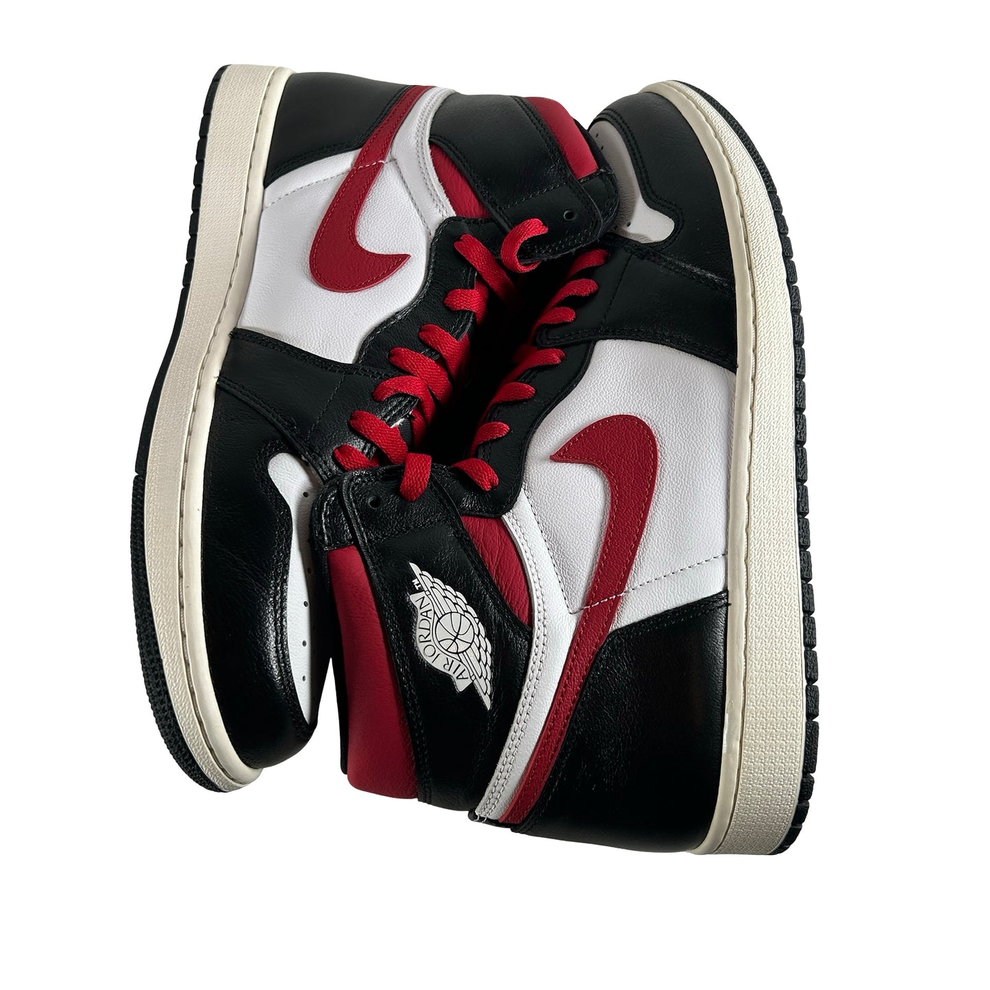 555088 061 Jordan 1 Retro High Bloodline [USED] - 13 (Used2)