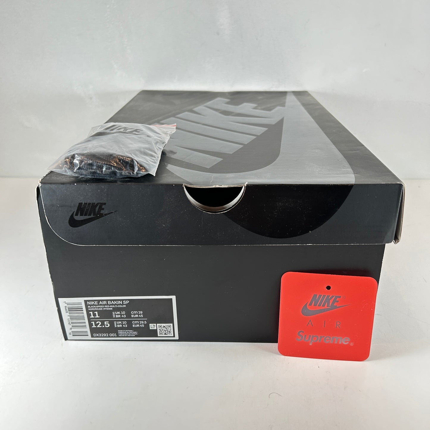 DX3292 001 Nike Air Bakin SP Supremo Negro Degradado