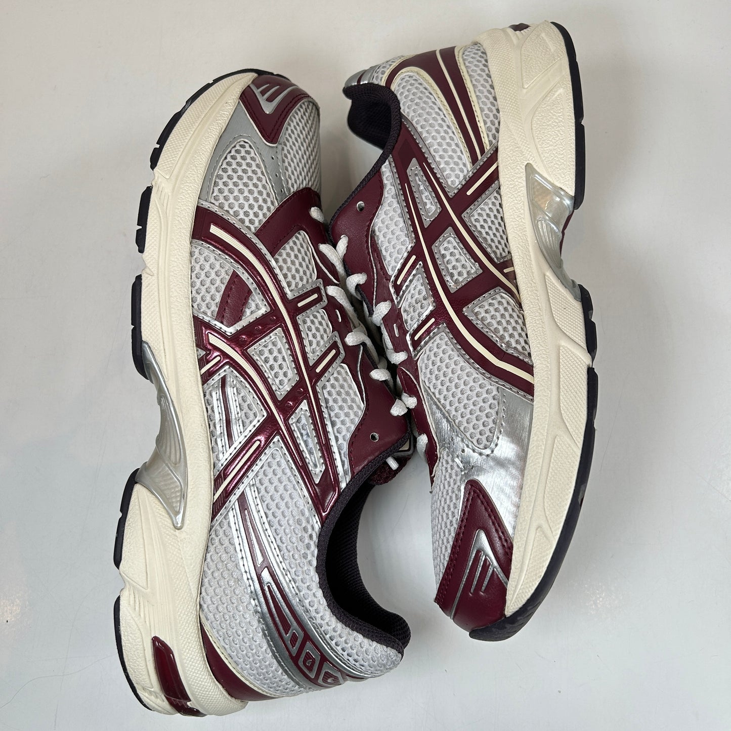 1203A685 100 ASICS Gel-1130 White Maroon Banner [USED] - 9.5 M (Used) (Replace Box)