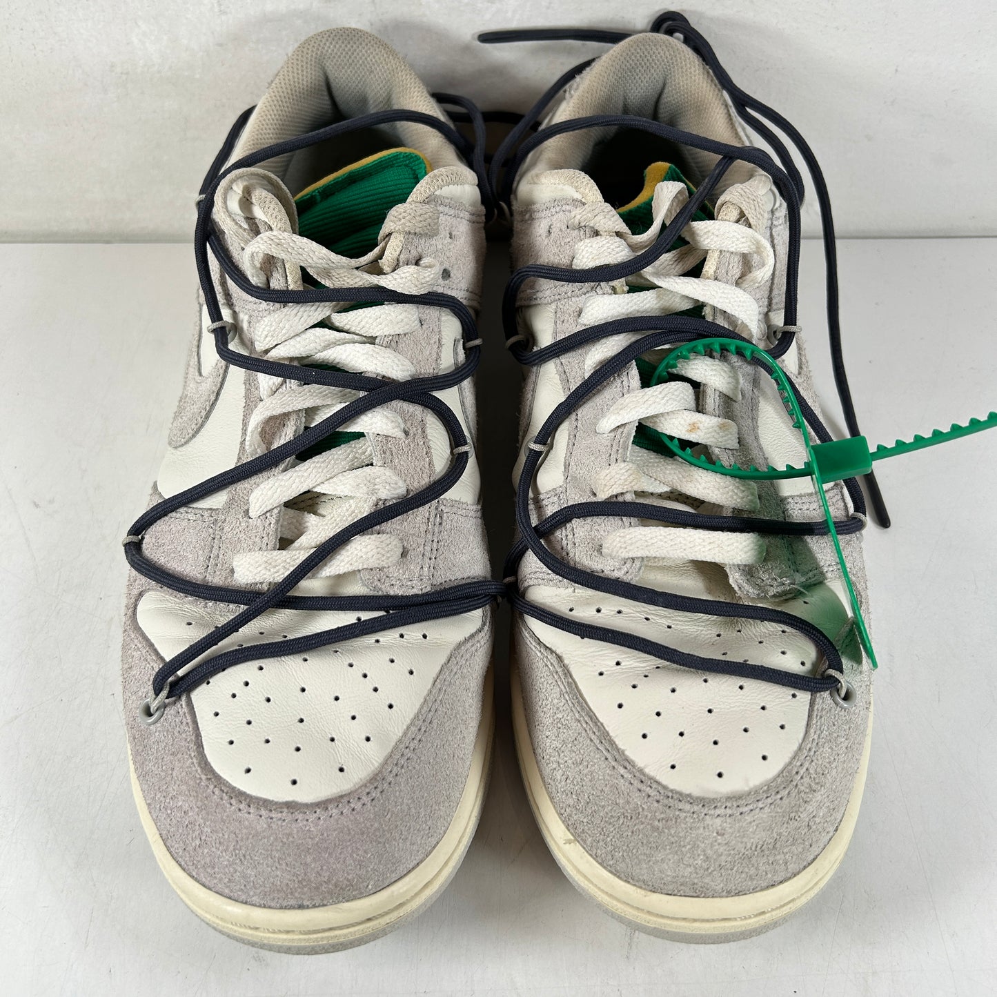 DJ0950 115 Nike Dunk Low Off-White Lot 20 [USED] - 11 M (Used)